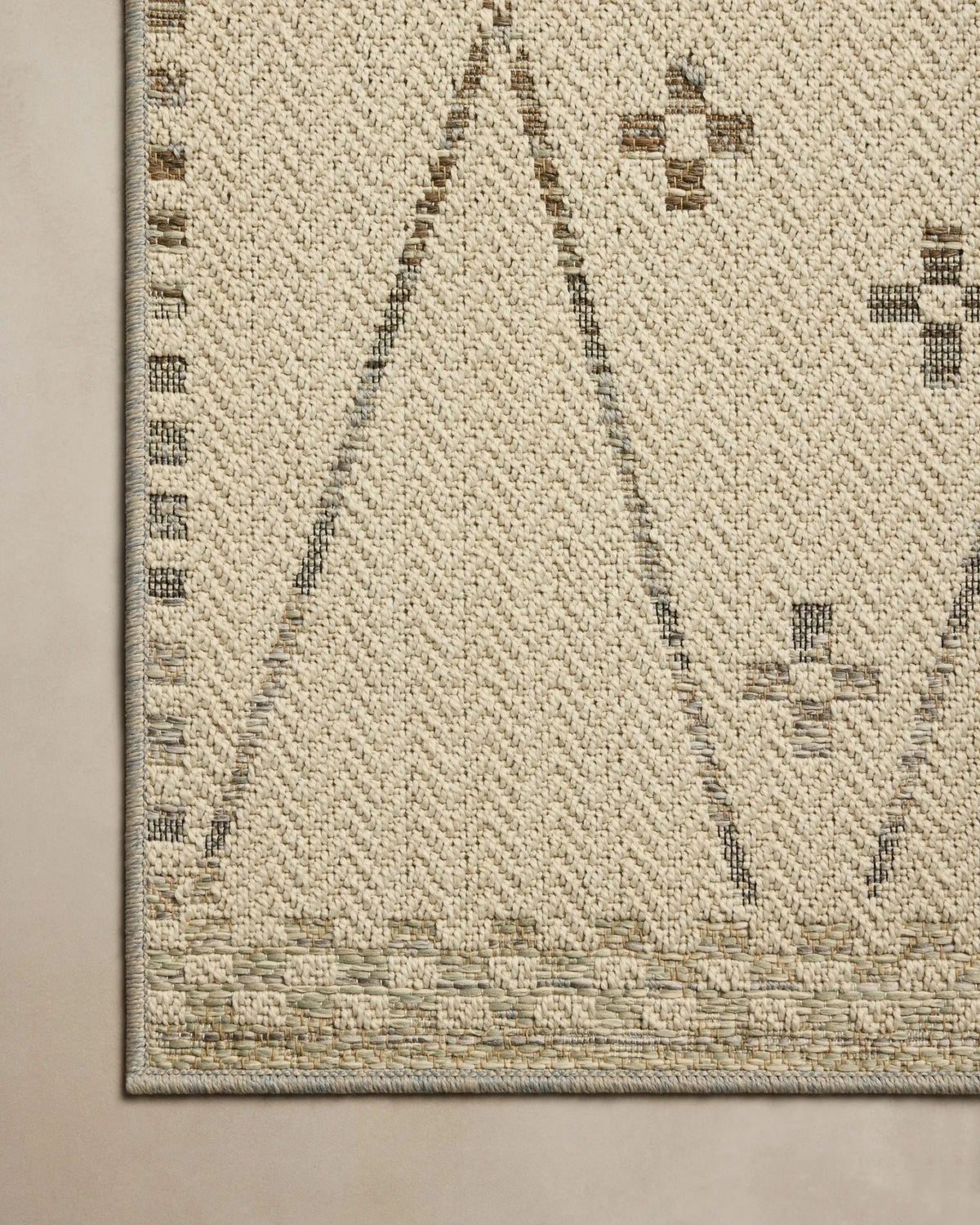 Saylor SAY-01 Ivory / Pebble Area Rug by Loloi