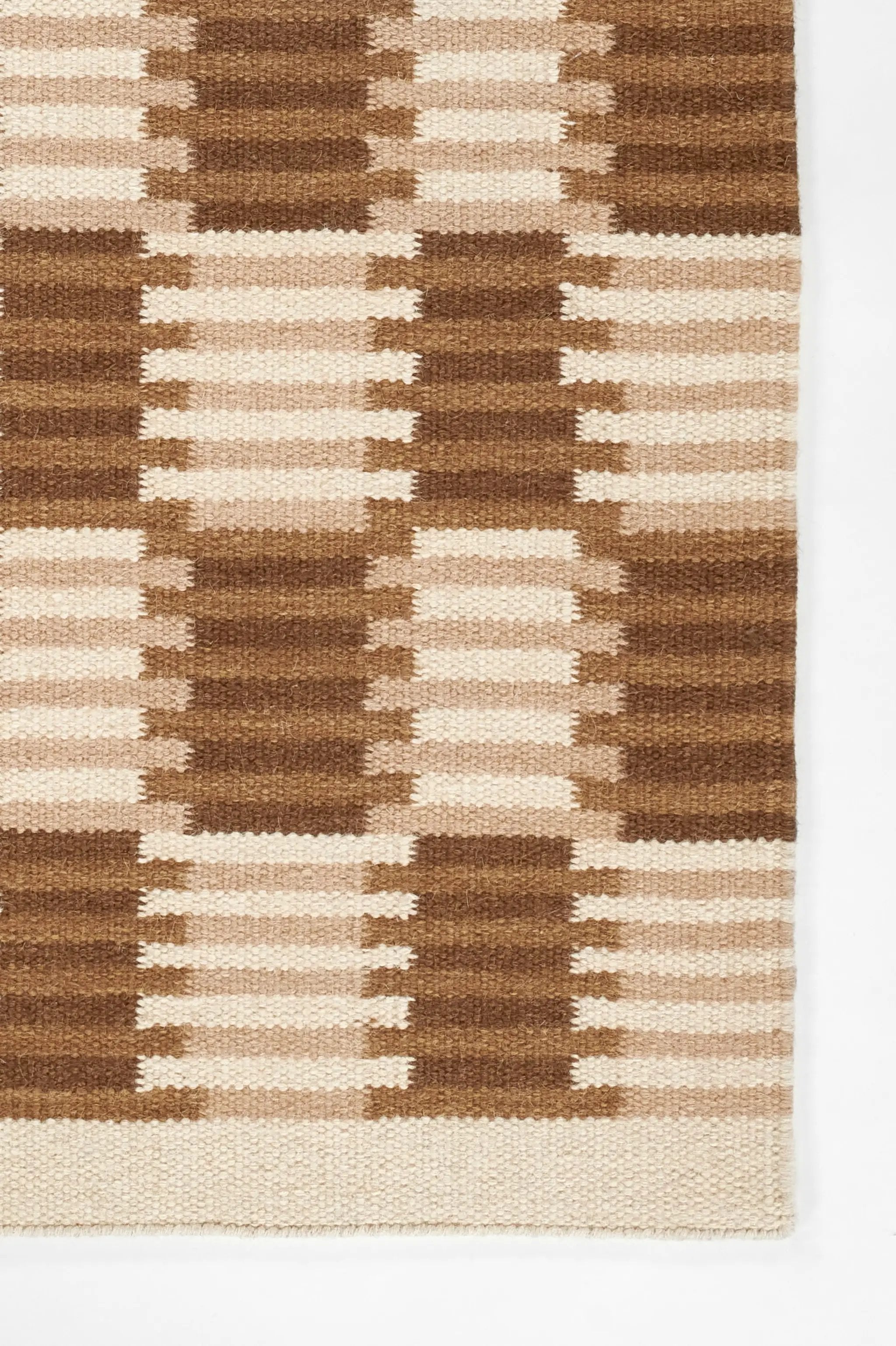 Scandi SCN-3 Brown Area Rug by Momeni