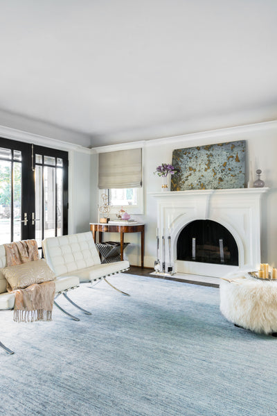 Serena SG-01 Lt. Blue hand-knotted area rug in pale blue with tonal variegation and sheen