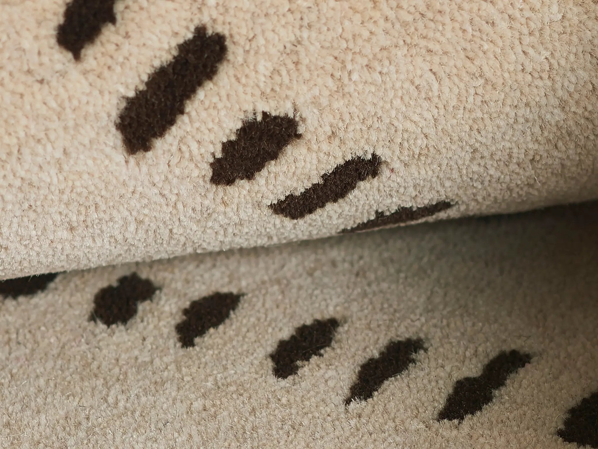 Simba SIM-1 Ivory Area Rug by Momeni