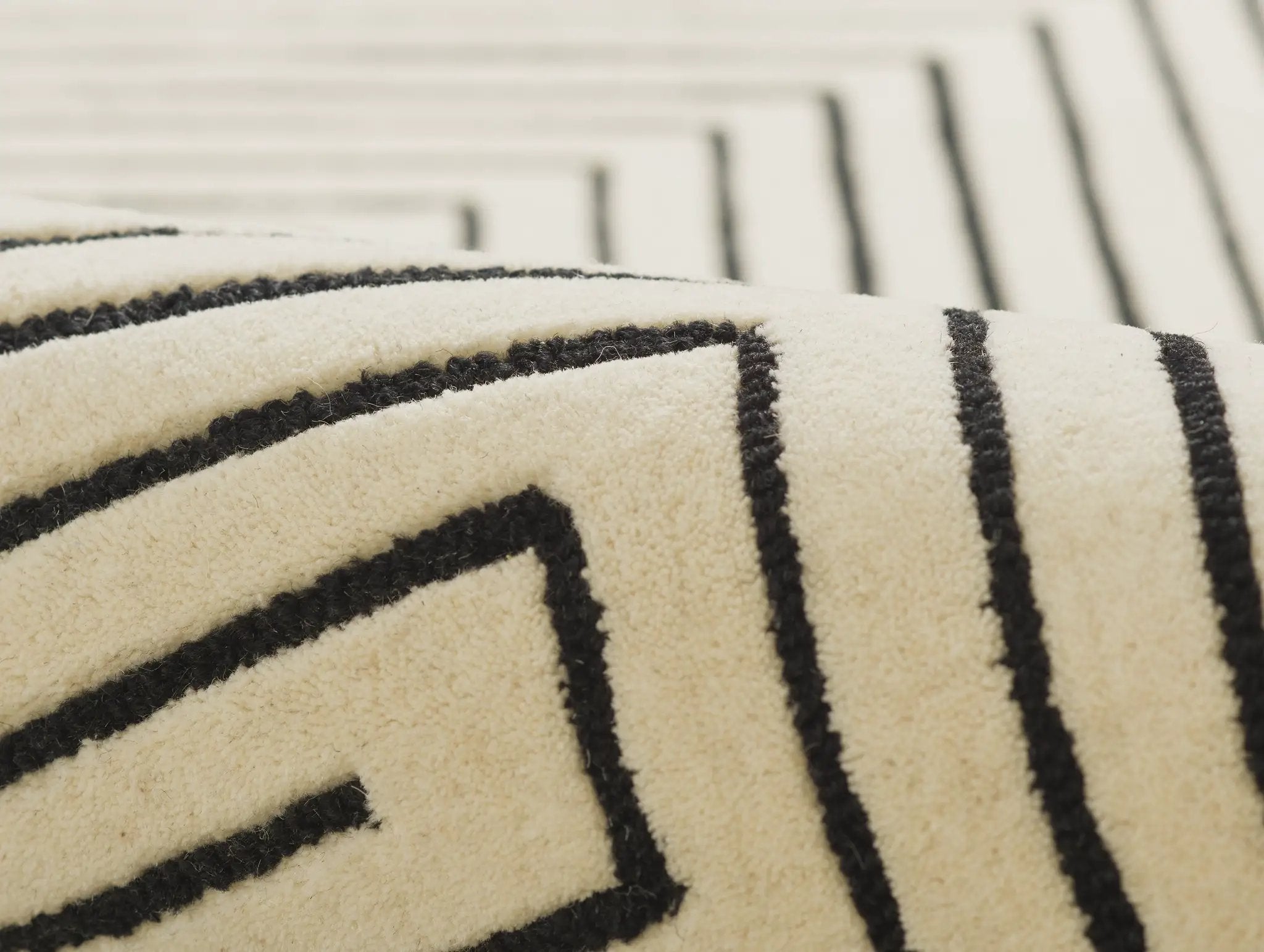Simba SIM-3 White Area Rug by Momeni