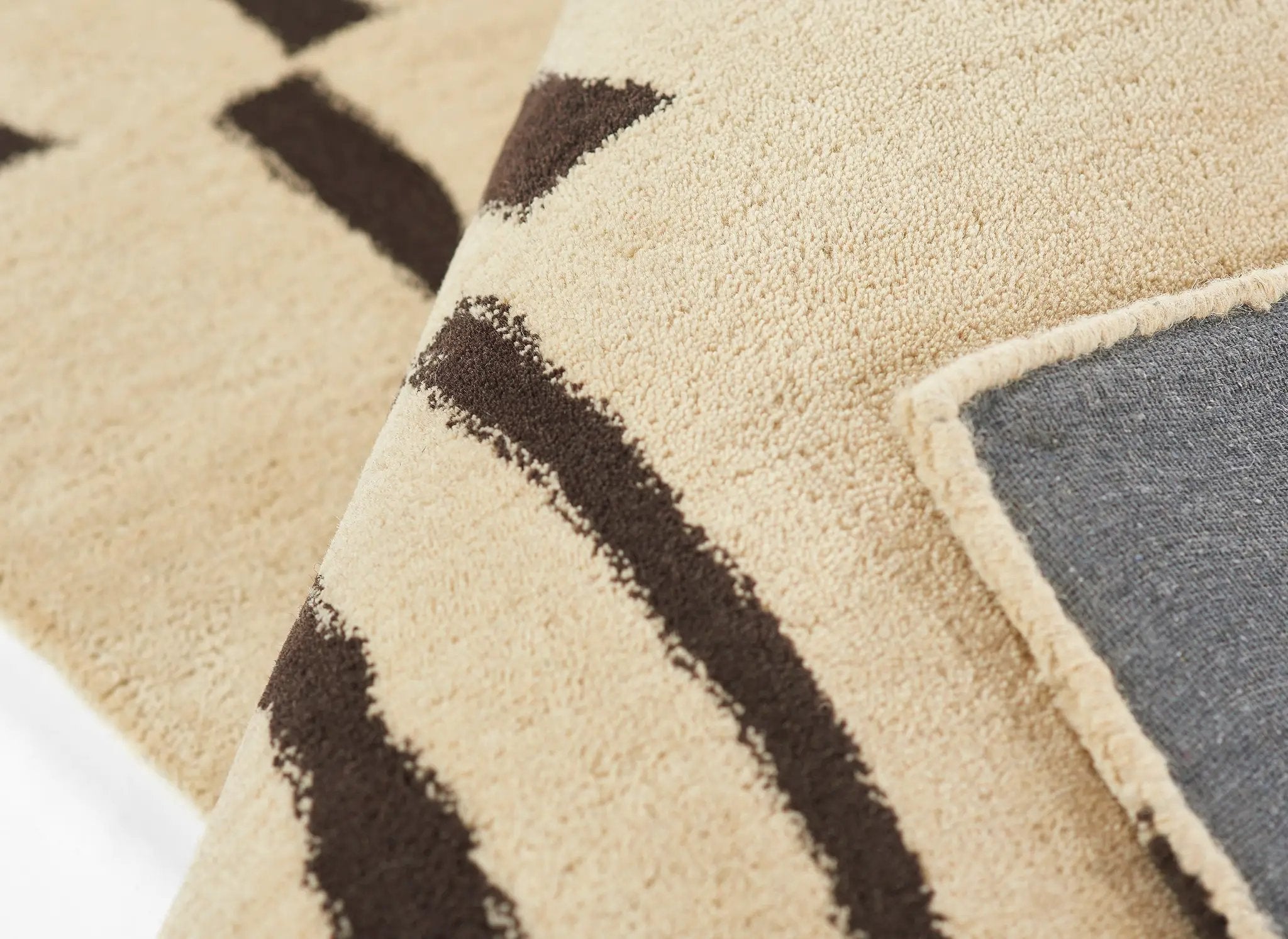 Simba SIM-4 Ivory Area Rug by Momeni