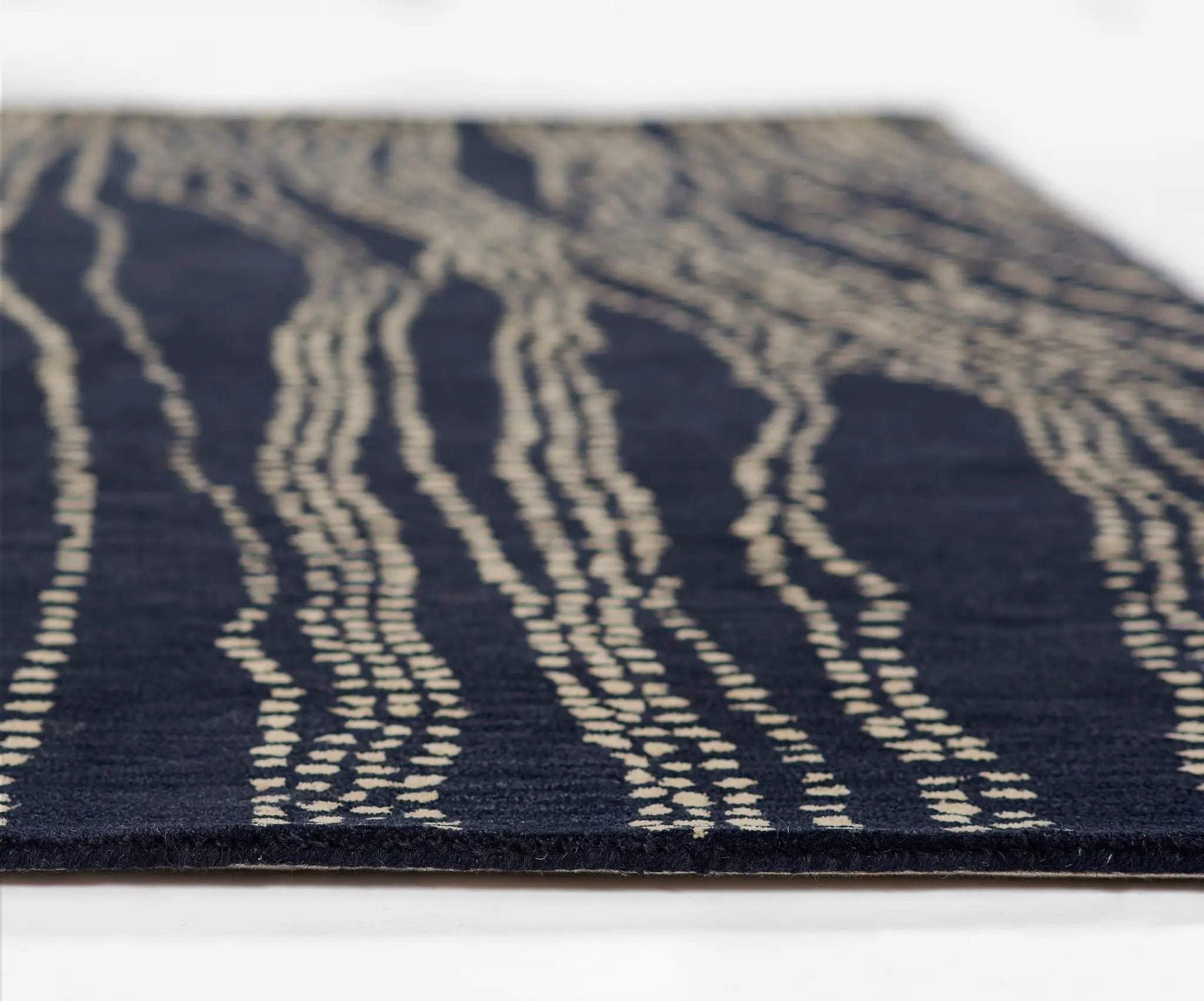 Simba SIM-7 Navy Area Rug by Momeni