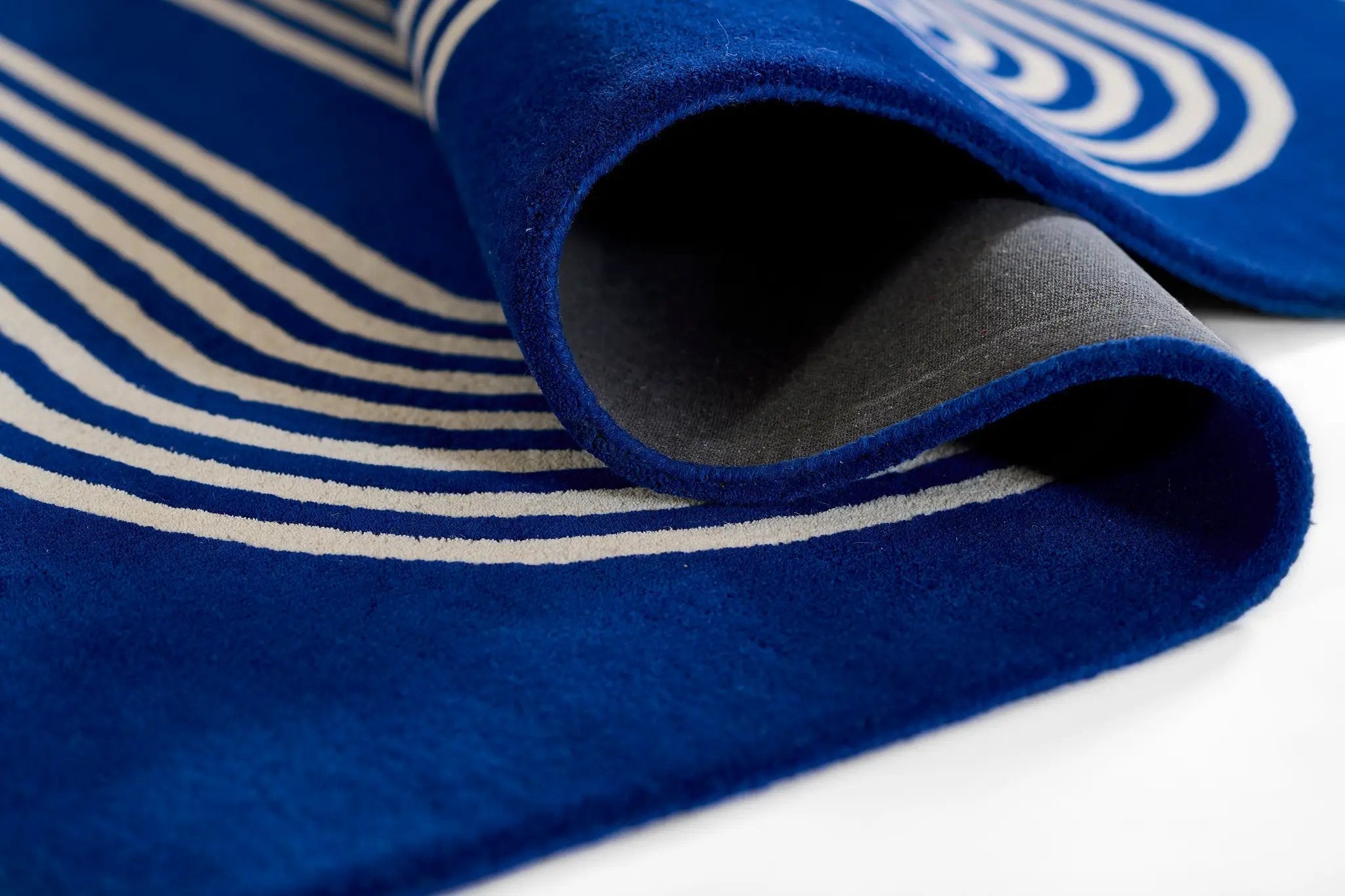 Simba SIM-12 Cobalt Area Rug by Momeni