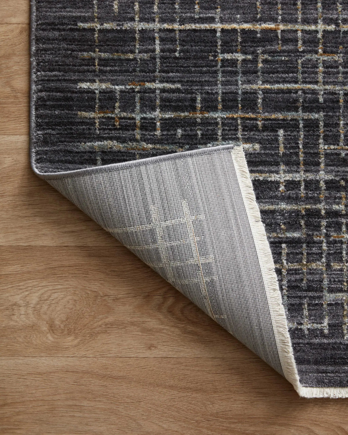 Soho SOH-01 Onyx / Silver Area Rug by Loloi