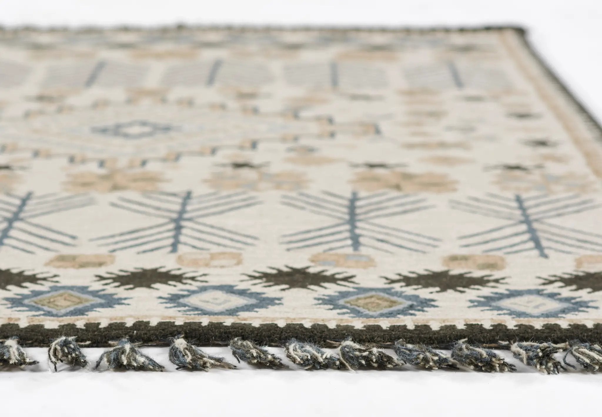 Tahoe TA-04 Ivory Area Rug by Momeni