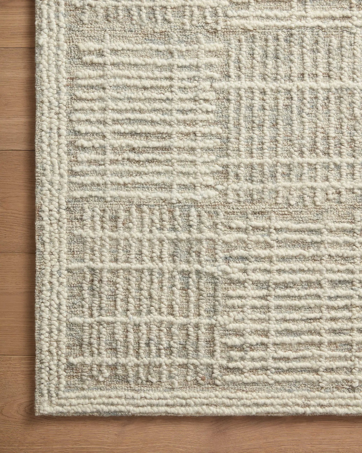 Tallulah TLL-02 Mist / Ivory Area Rug by Loloi