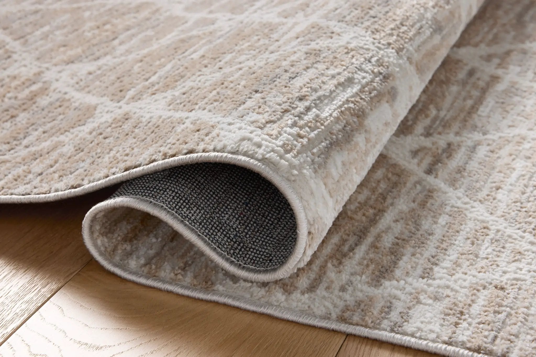 Townes TOW-01 Pebble / Beige Area Rug by Loloi
