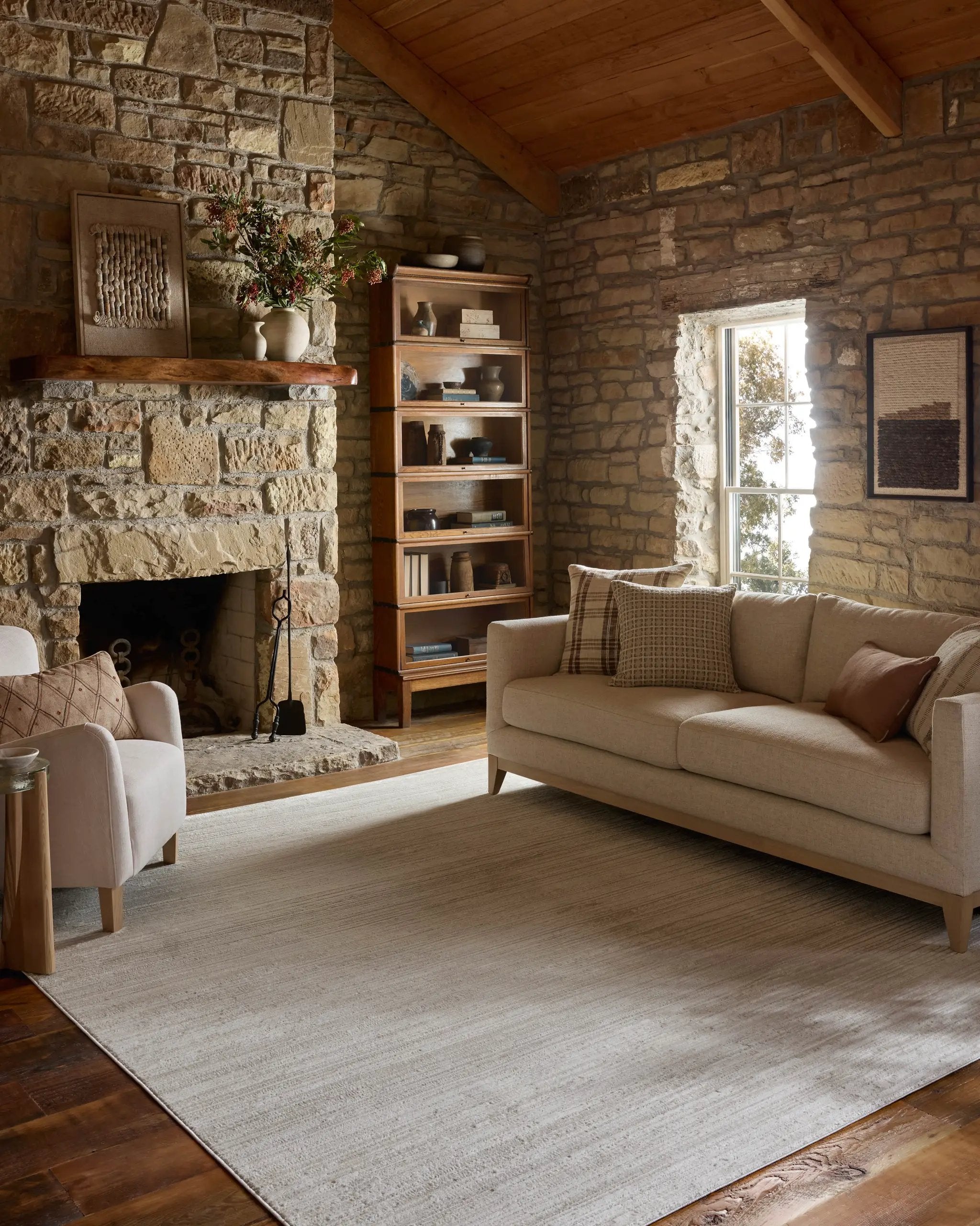 Townes TOW-02 Beige / Ivory Area Rug by Loloi