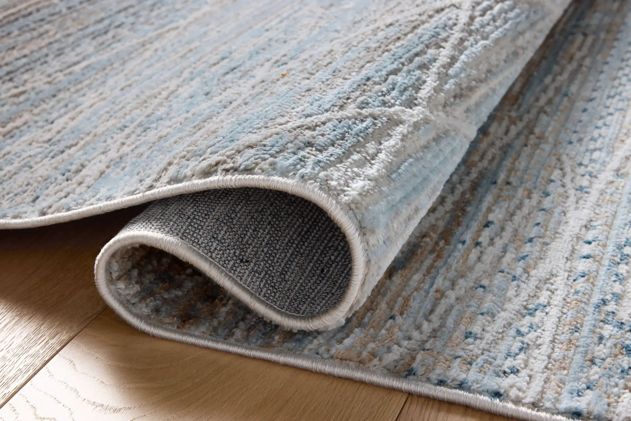 Townes TOW-07 Natural / Sky Area Rug by Loloi
