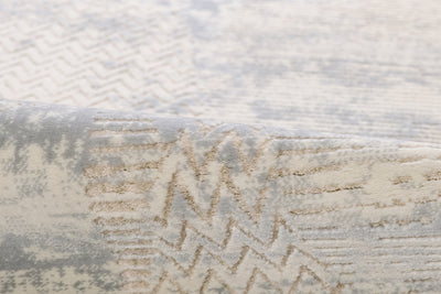 Momeni Vera VRA-1 Light Blue Area Rug, modern abstract rug with soft cloud-like pattern