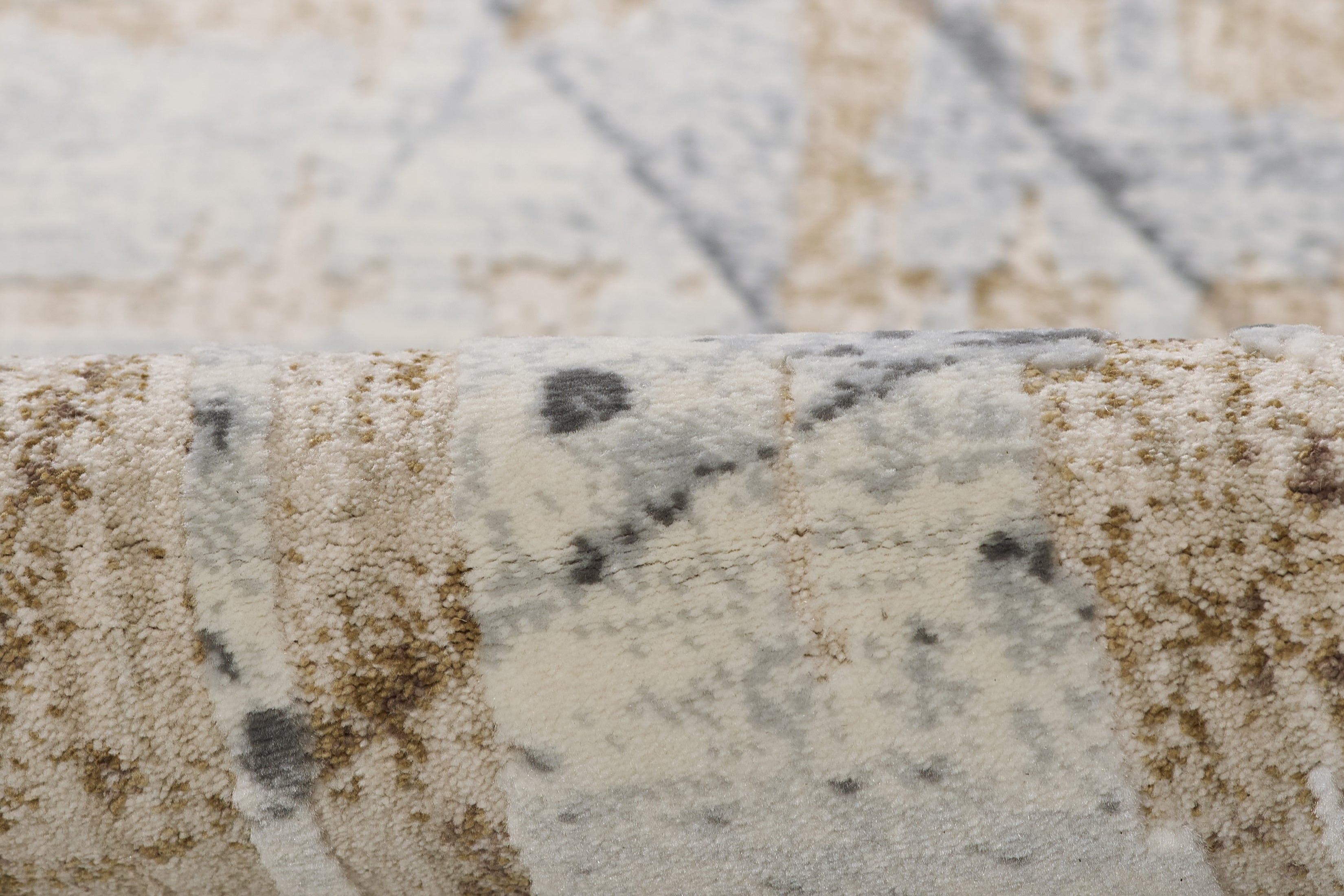 Momeni Vera VRA-2 Blue Area Rug, modern abstract rug with blue and ivory architectural pattern