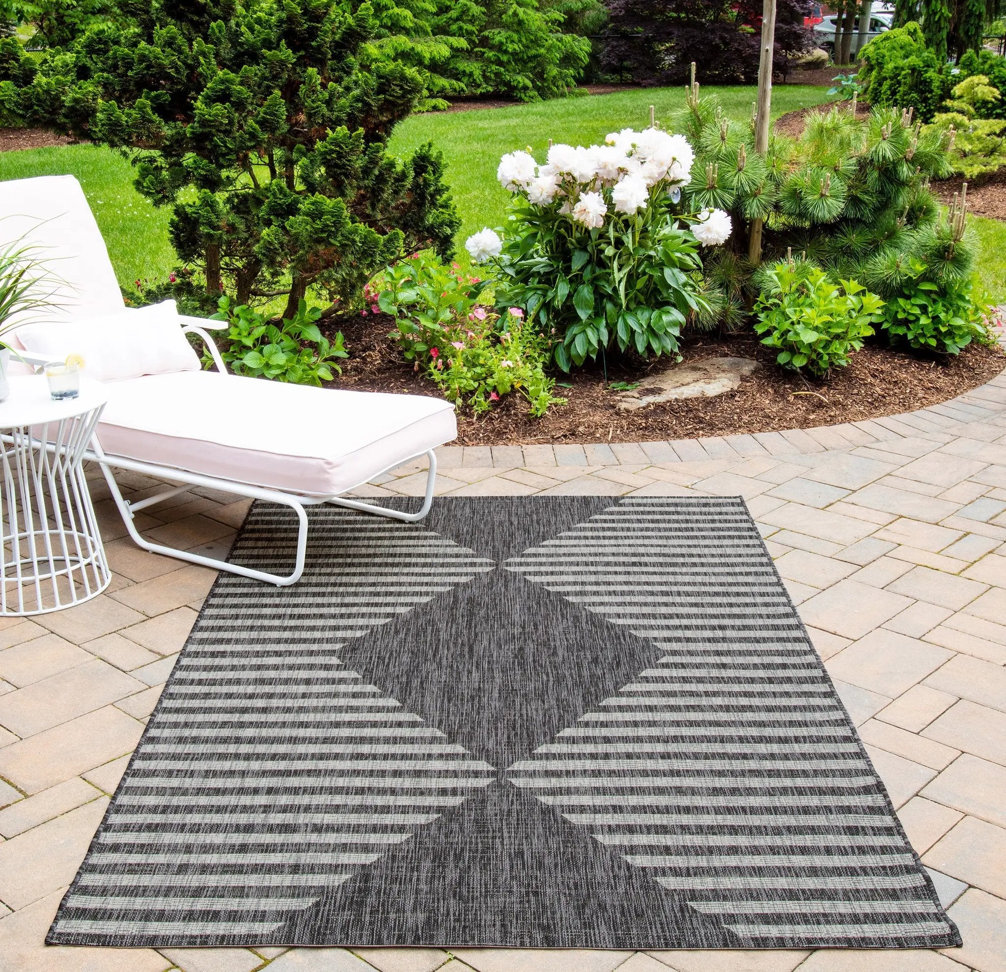Villa VI-07 (Cavallo) Charcoal Area Rug by Novogratz by Momeni