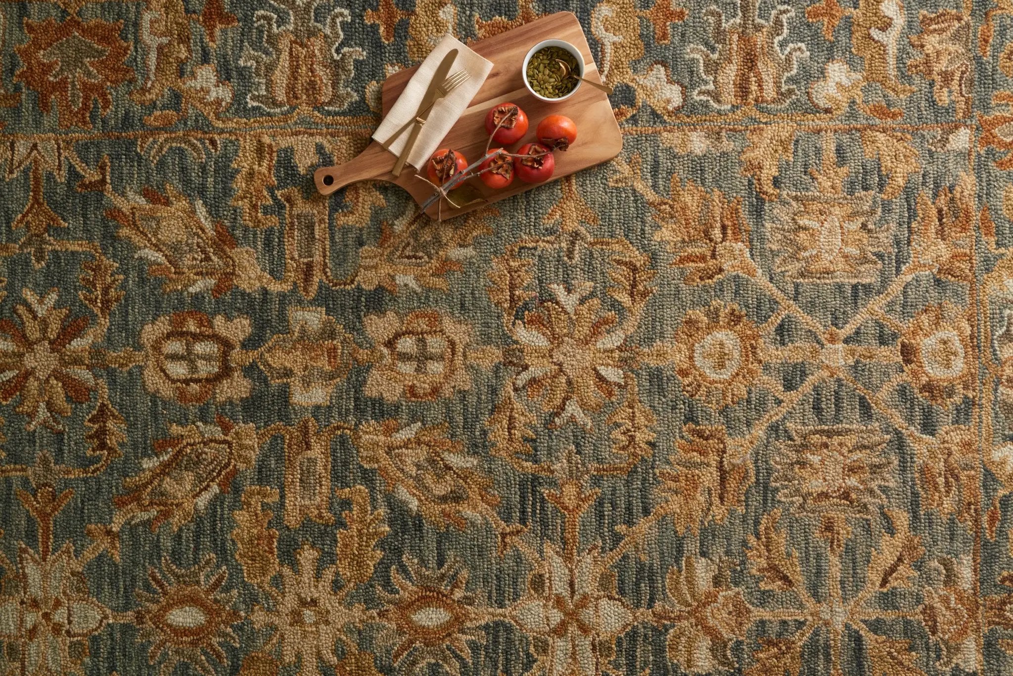 Victoria VK-05 Slate / Slate Area Rug by Loloi