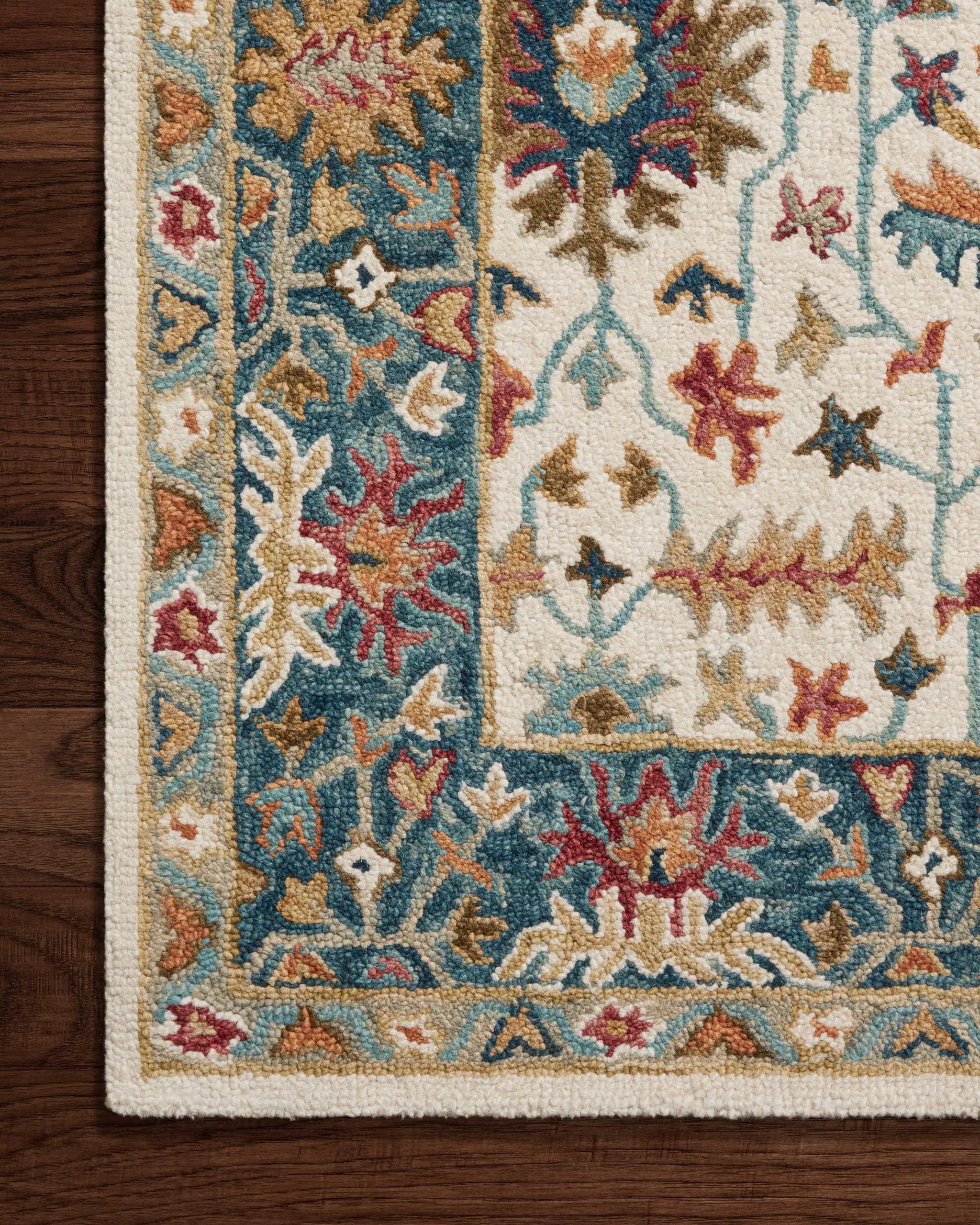 Victoria VK-23 Ivory / Sky Area Rug by Loloi