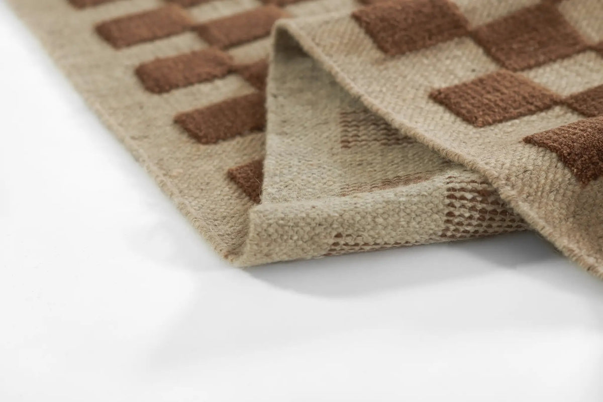 Willow WLO-1 (Checkered) Brown Area Rug by Momeni