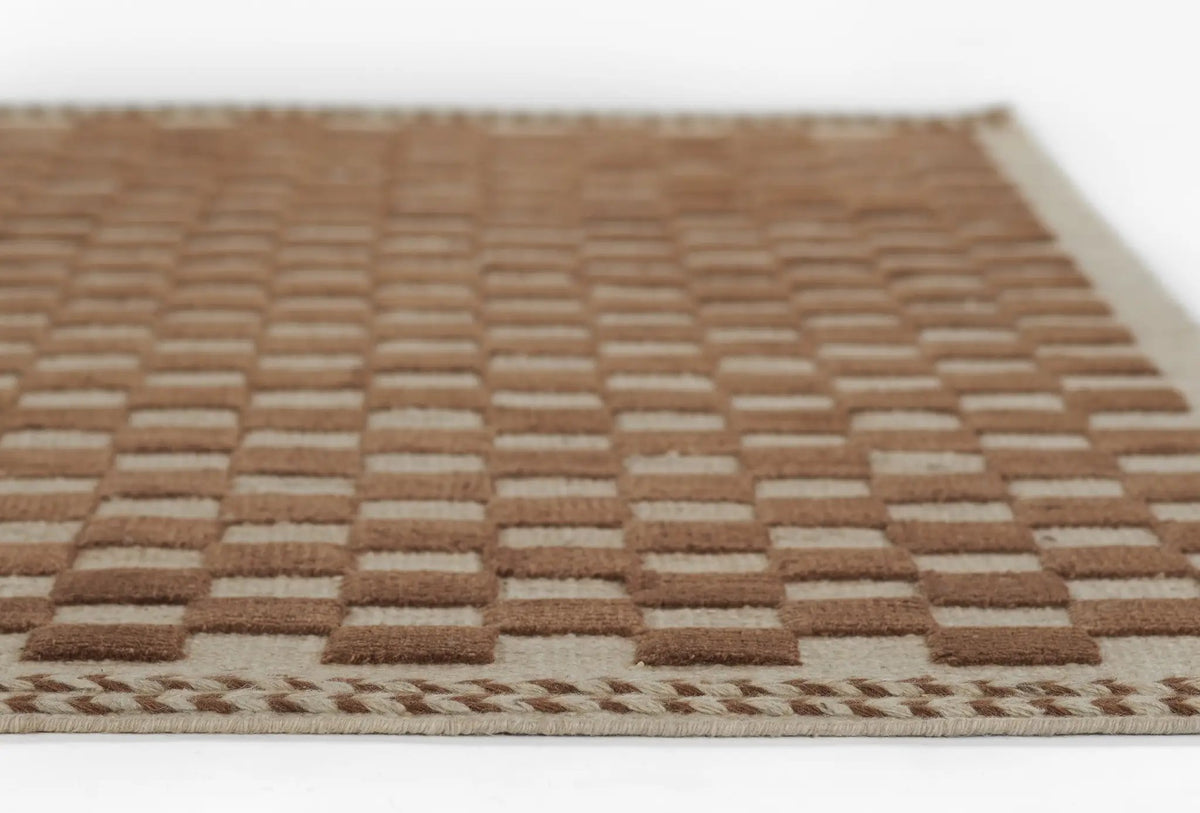 Willow WLO-1 (Checkered) Brown Area Rug by Momeni