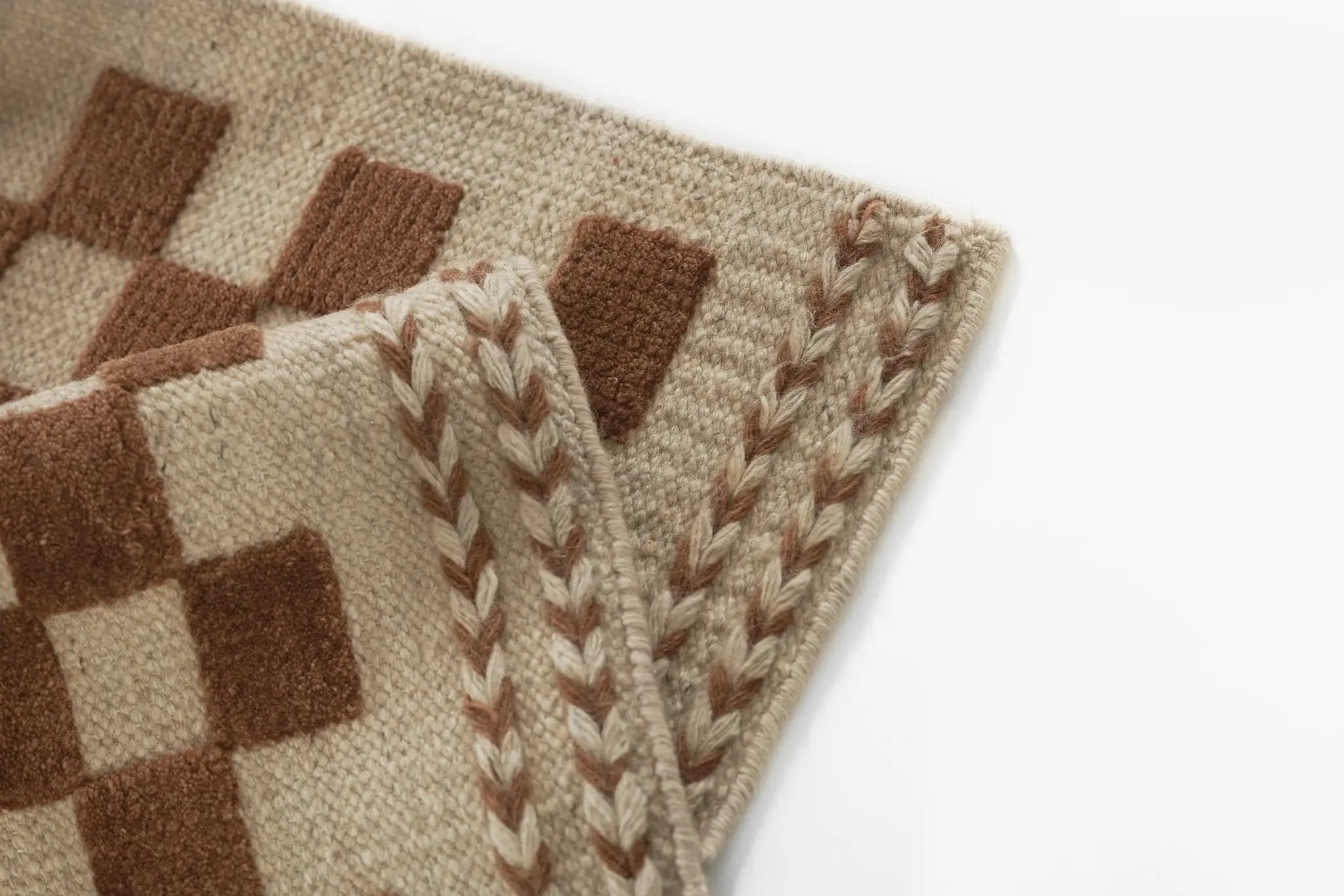 Willow WLO-1 (Checkered) Brown Area Rug by Momeni