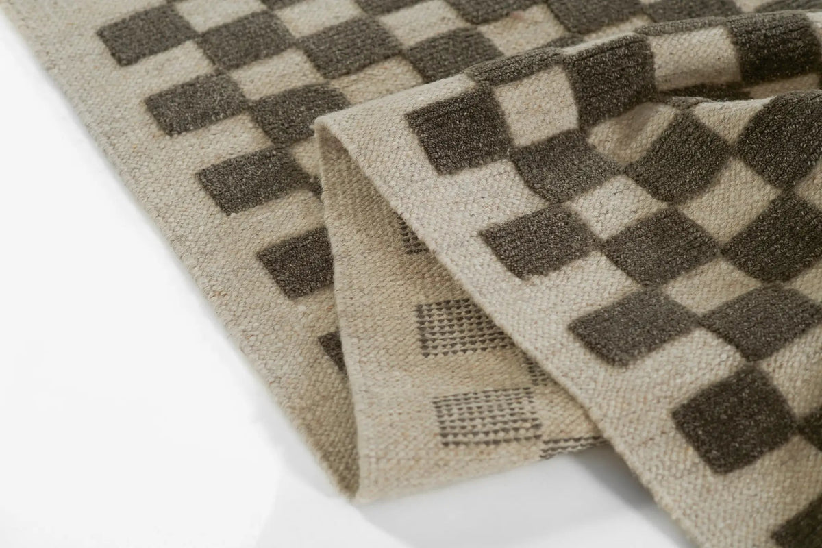 Willow WLO-1 (Checkered) Charcoal Area Rug by Momeni