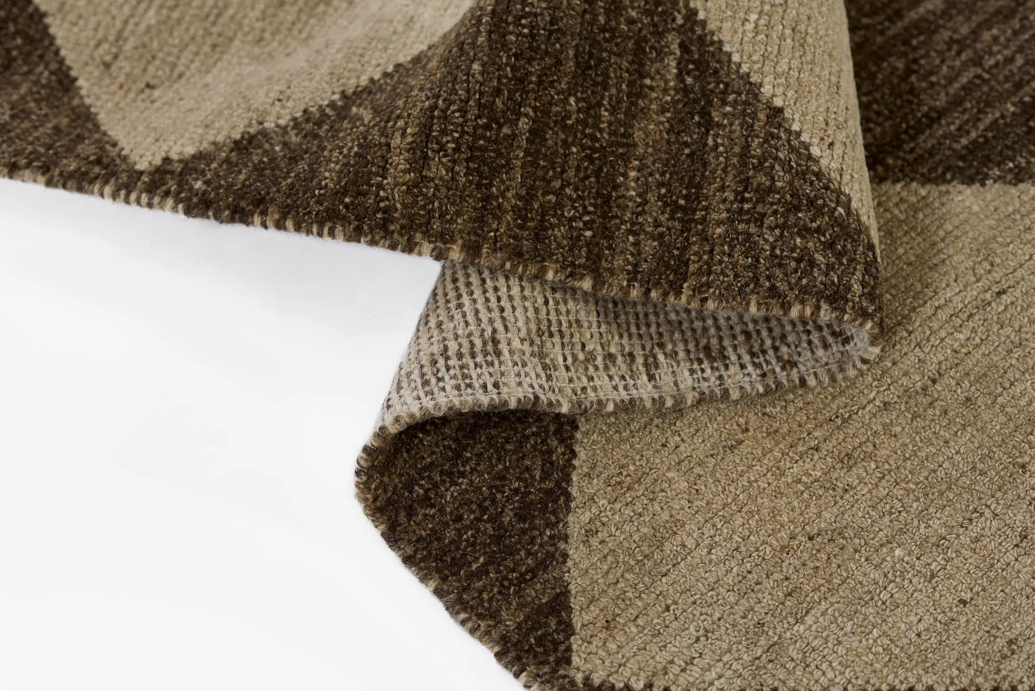 Willow WLO-4 (Checkered) Brown Area Rug by Momeni