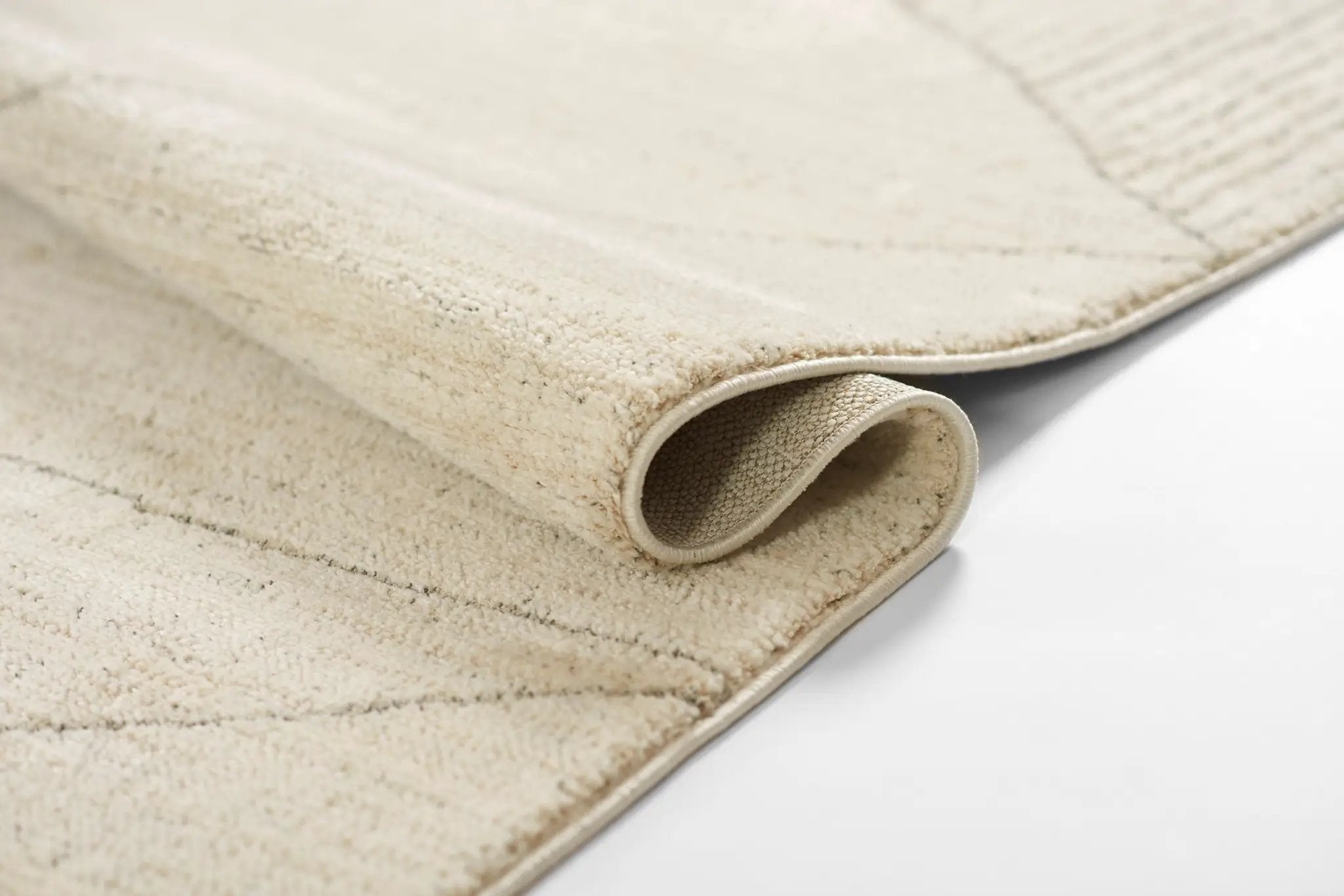 Wren WRE-2 Ivory Area Rug by Momeni