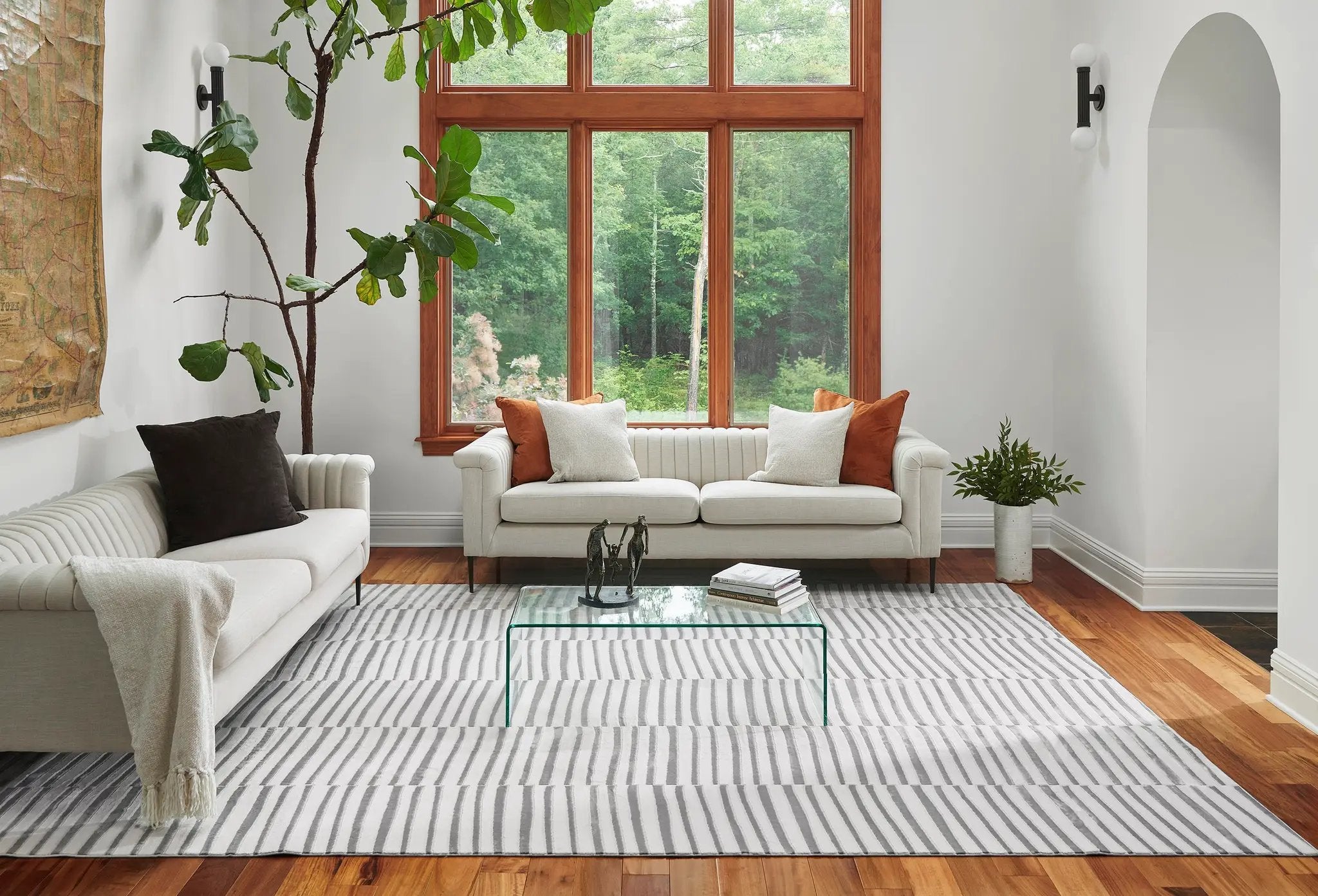 Xander XAN-1 Gray Area Rug by Momeni