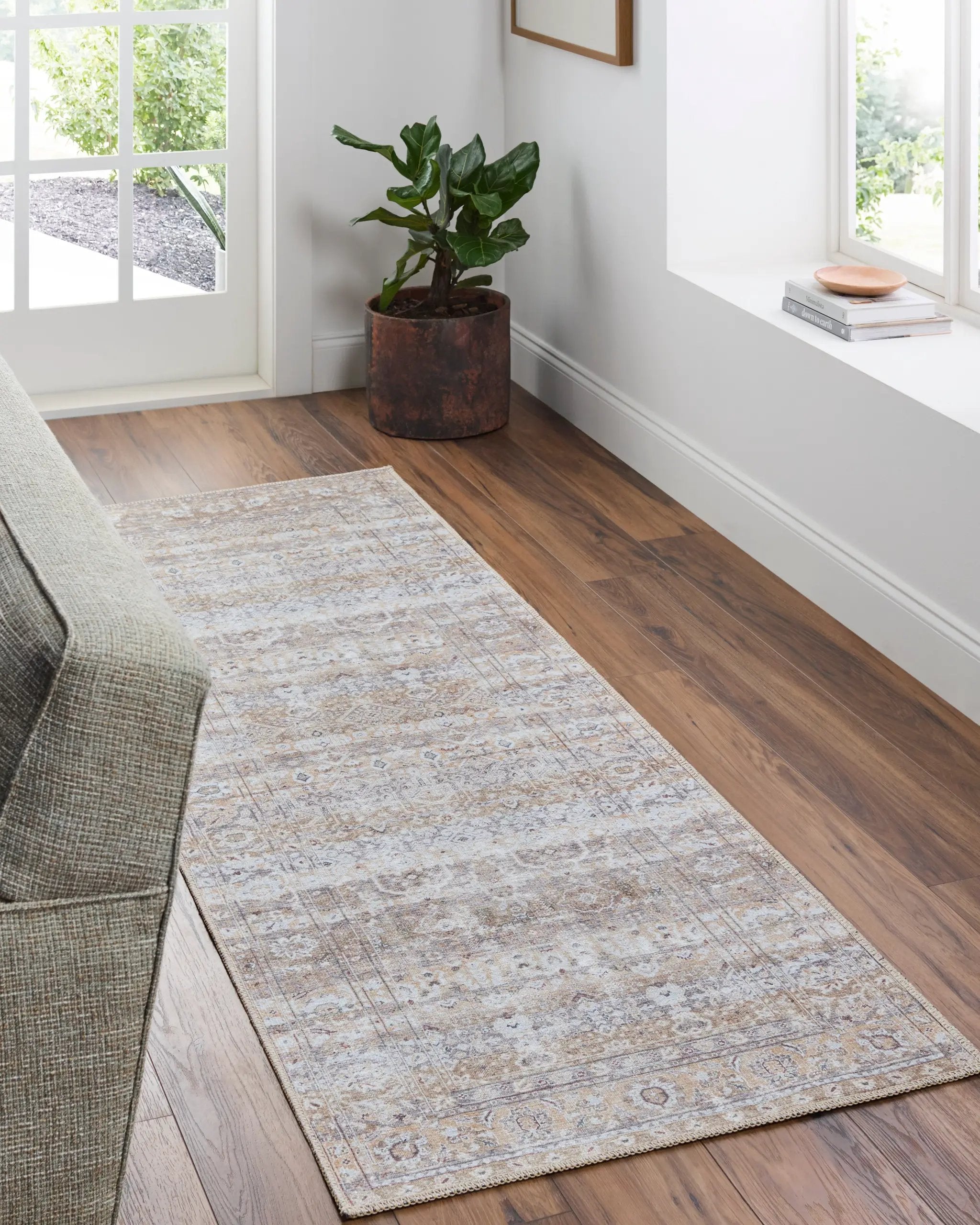 Amelie AML-2400 Beige Area Rug by LIVABLISS