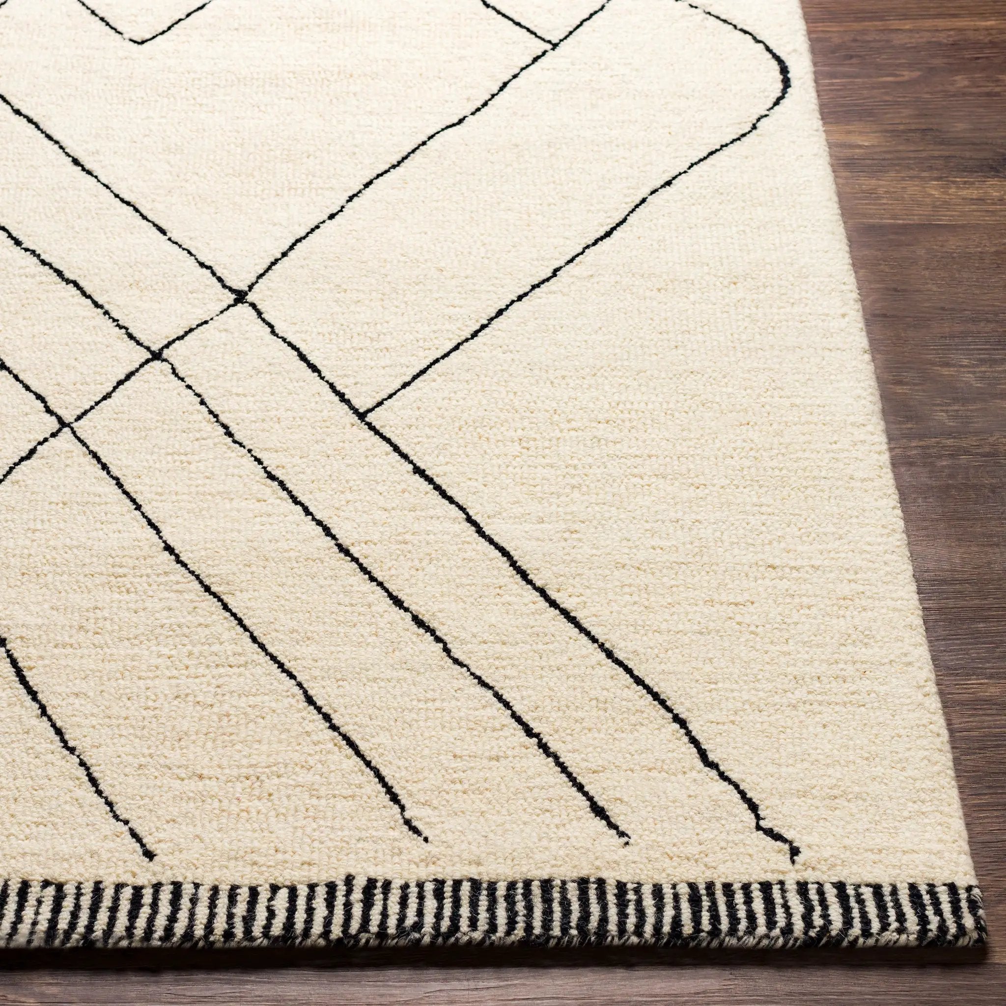 Arsenal ARL-2304 Cream Area Rug by LIVABLISS
