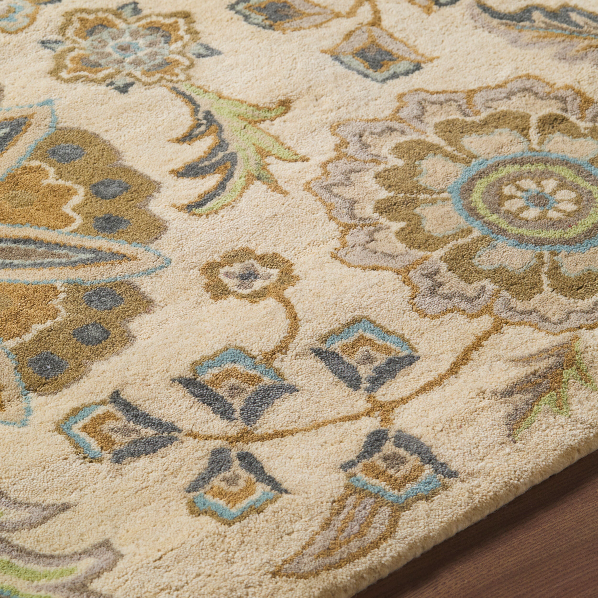LIVABLISS Athena ATH-5063 Area Rug