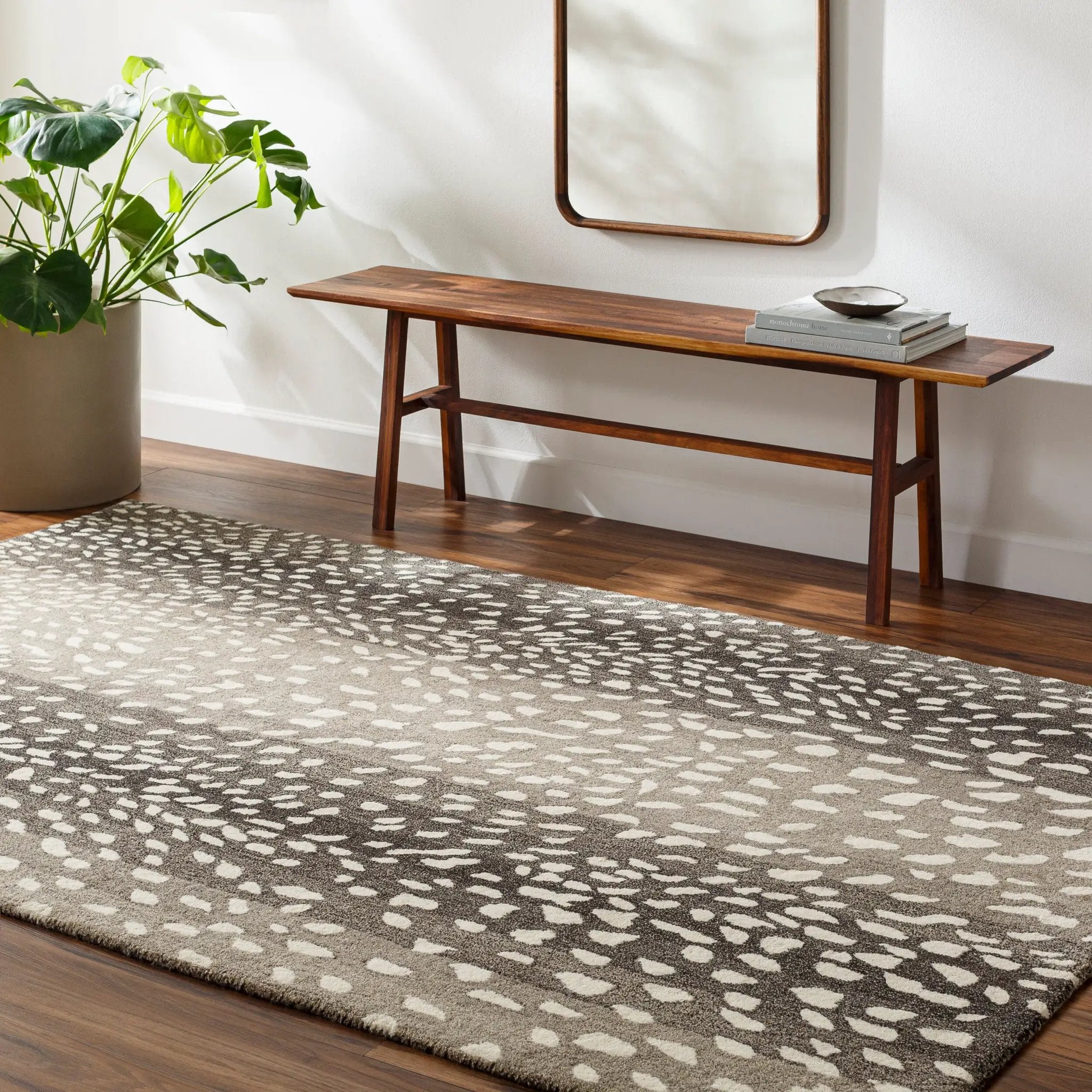 Athena ATH-5170 Light Gray Area Rug by LIVABLISS