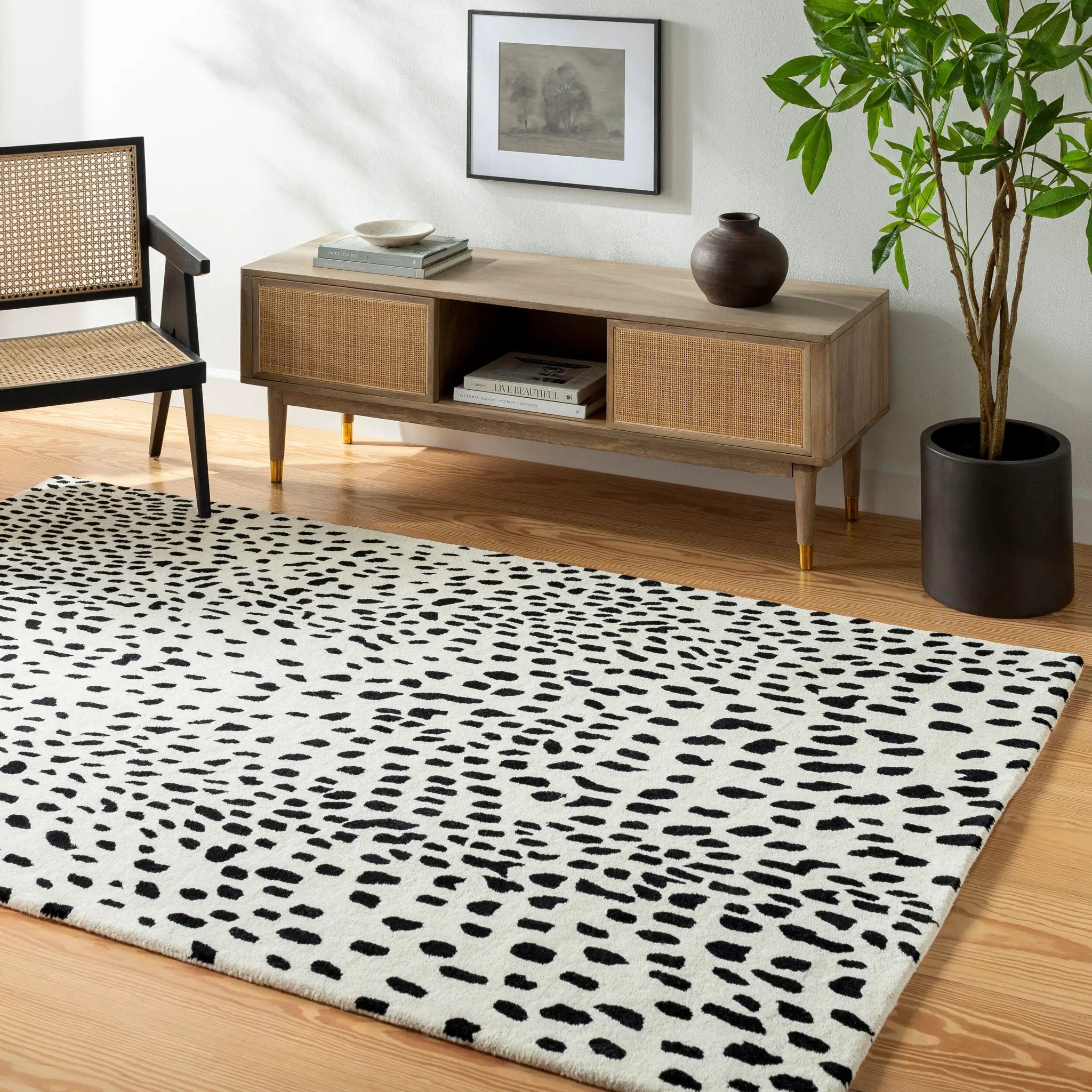 Athena ATH-5171 Cream Area Rug by LIVABLISS