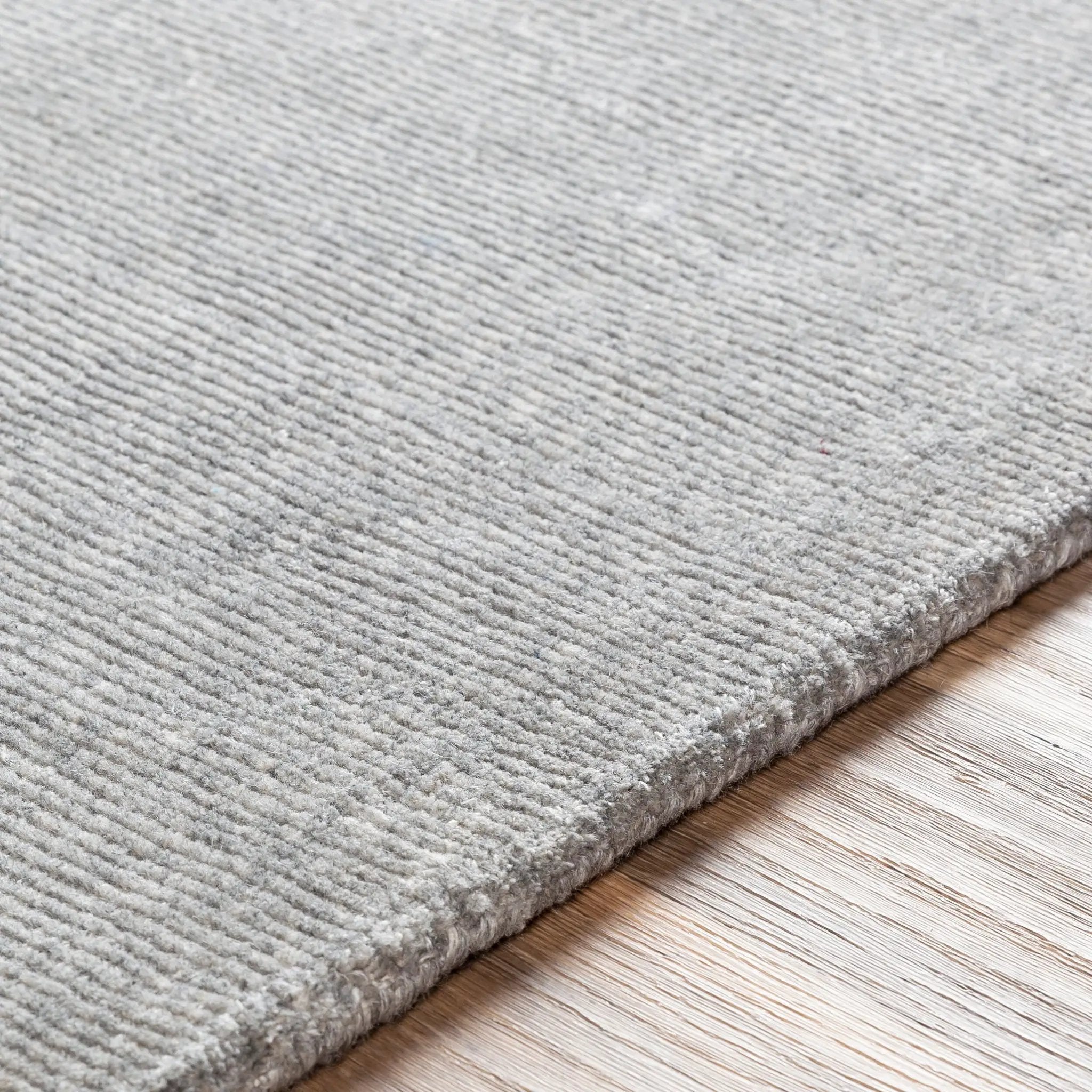Bari BAR-2304 Gray Area Rug by LIVABLISS
