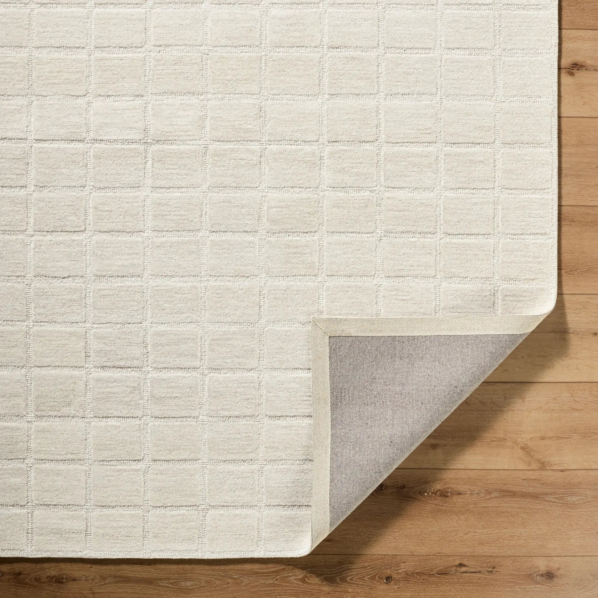 Benchcraft BEC-2305 Light Taupe Area Rug by LIVABLISS
