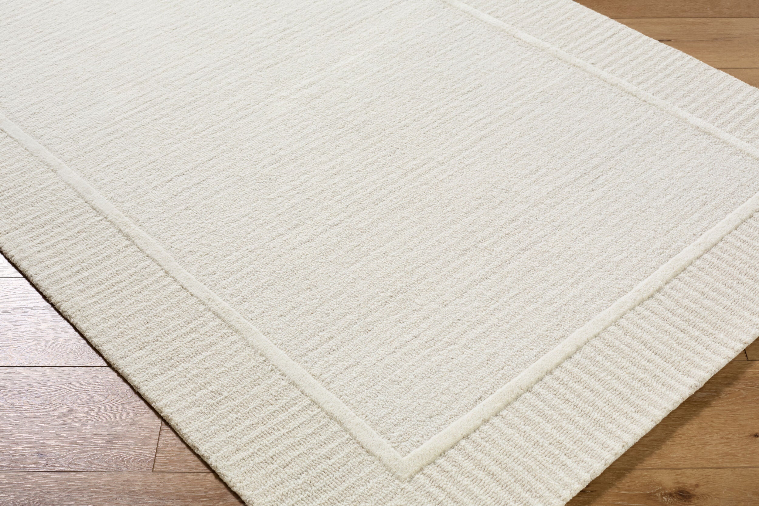Benchcraft BEC-2306 Ivory Area Rug