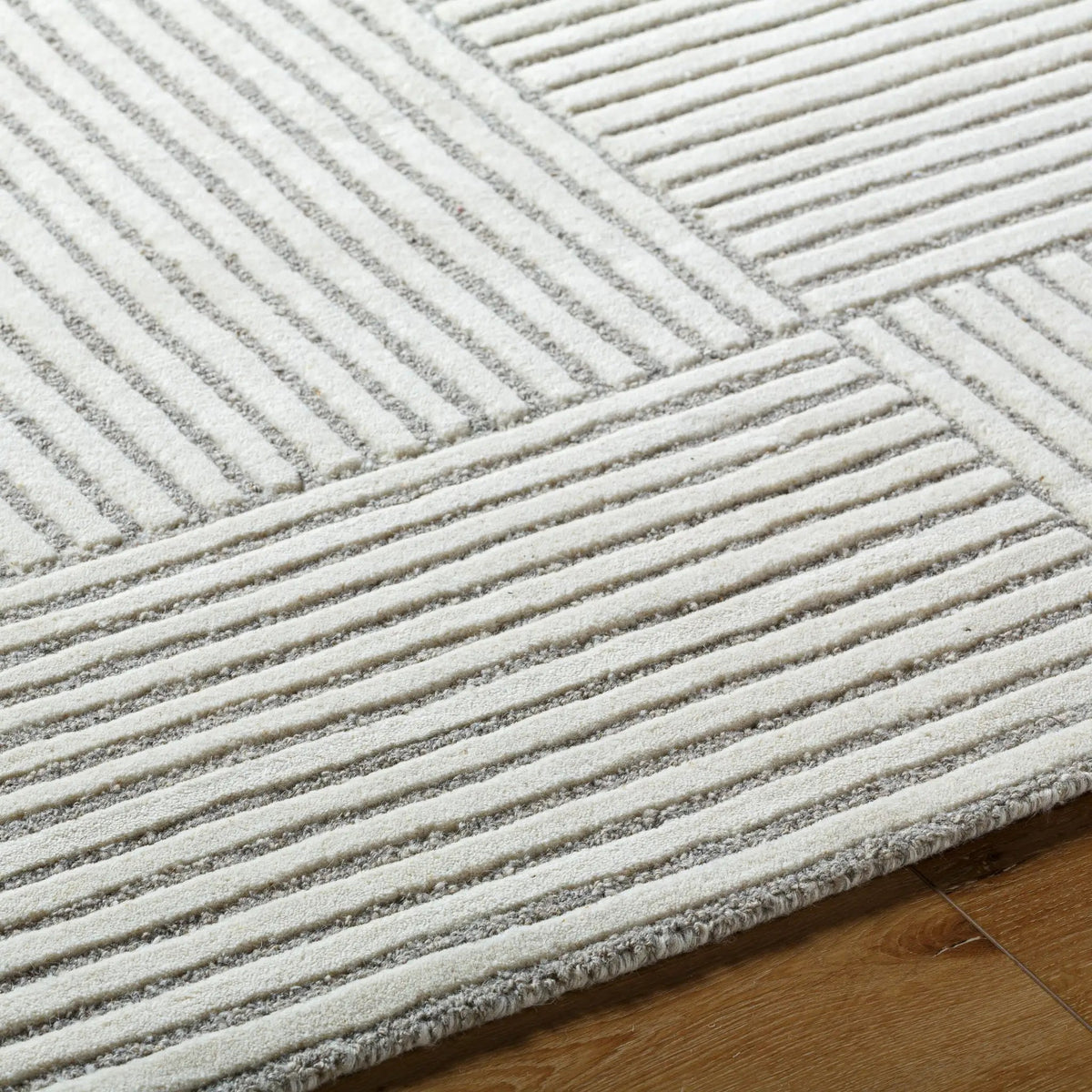 Brook BKO-2321 Ivory Area Rug by LIVABLISS