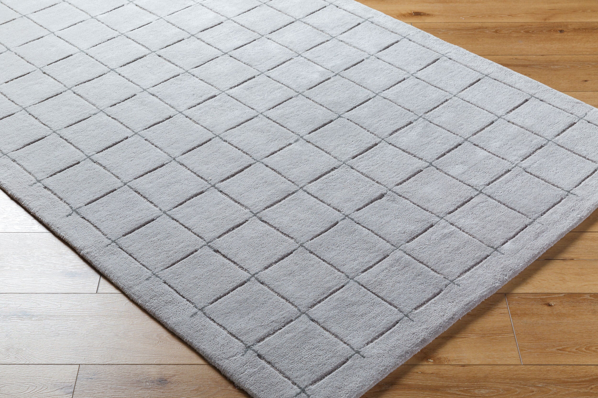 LIVABLISS Brook BKO-2331 Gray Area Rug
