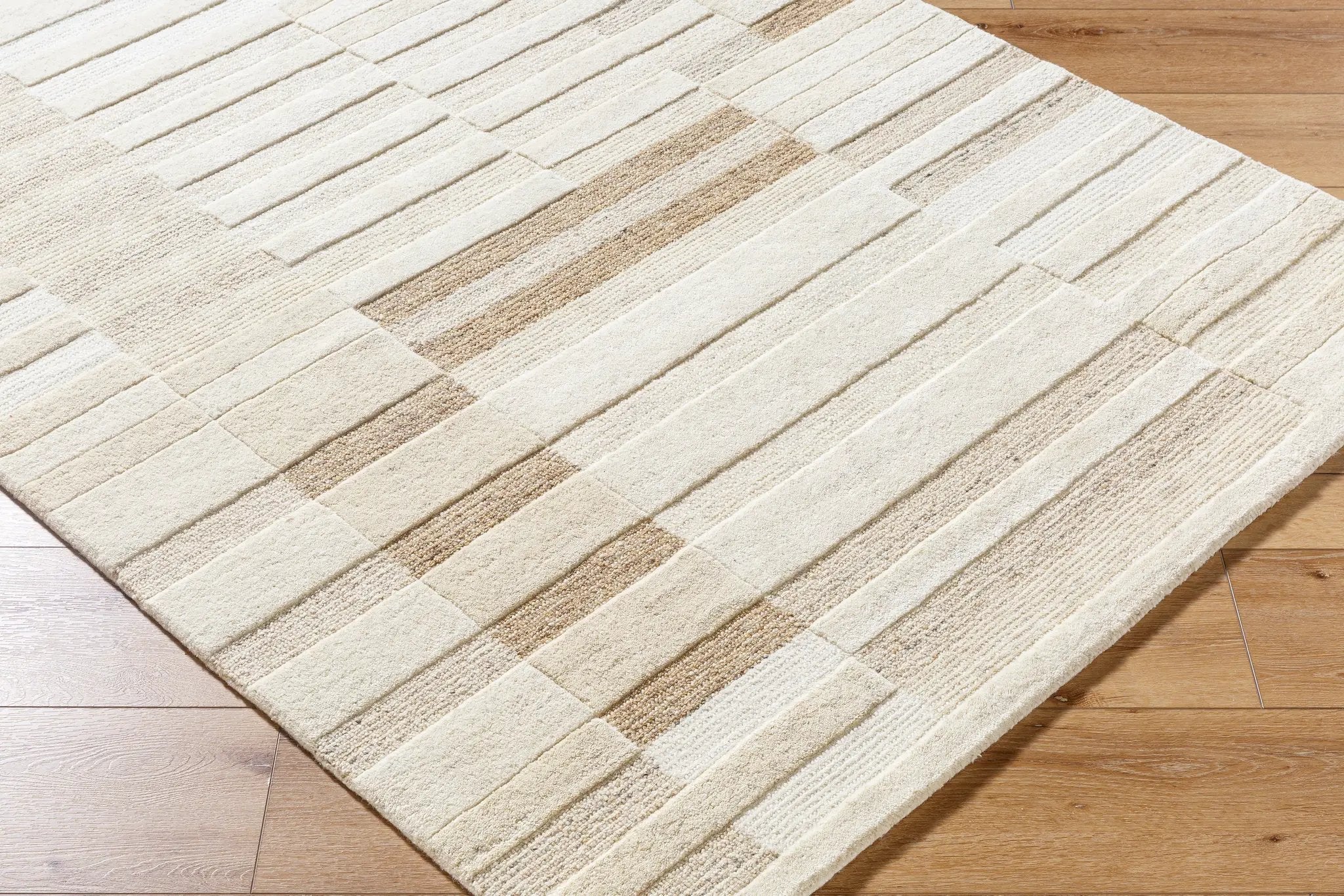 Brook BKO-2360 Ivory Area Rug by LIVABLISS