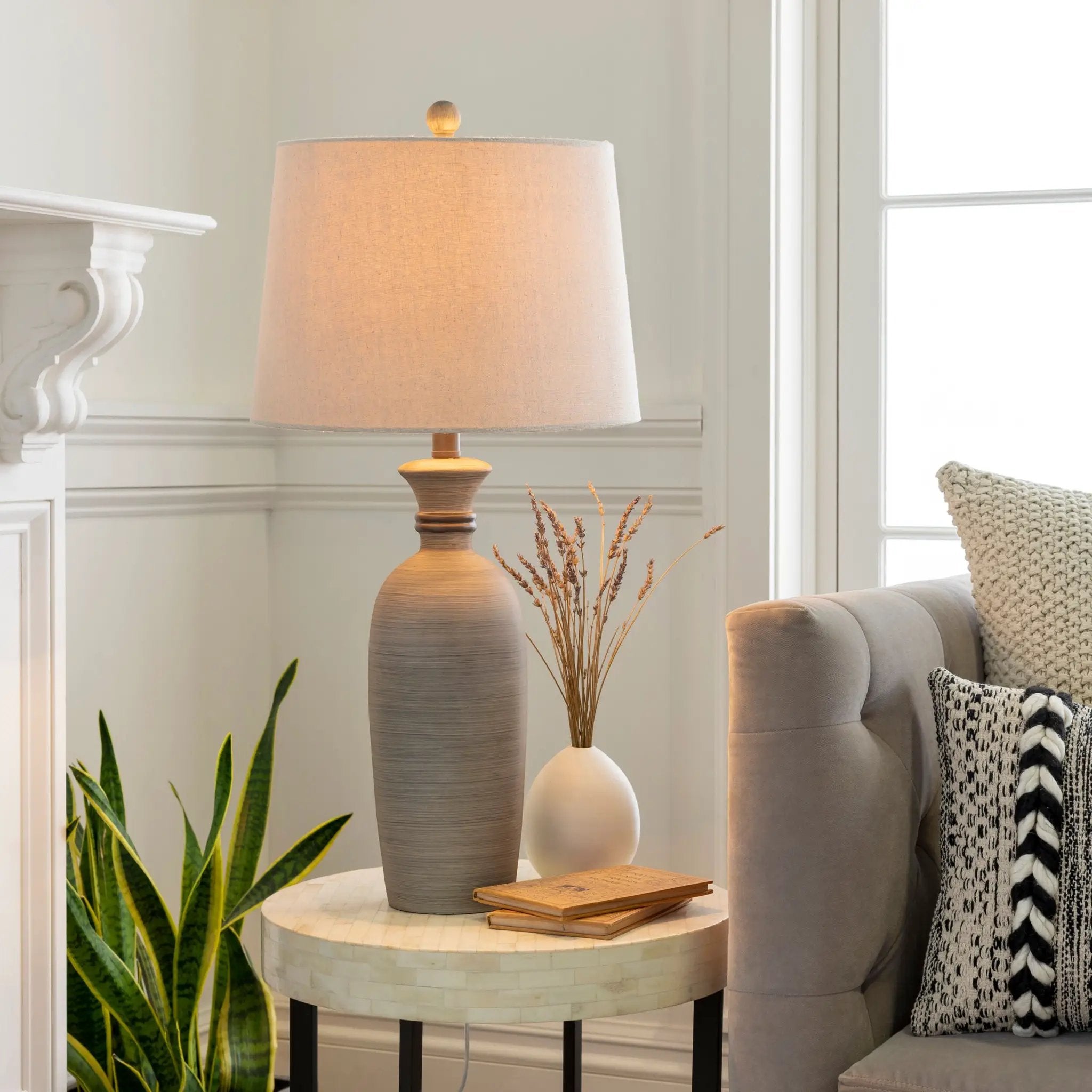 Abellona BOA-001 Accent Table Lamp by LIVABLISS