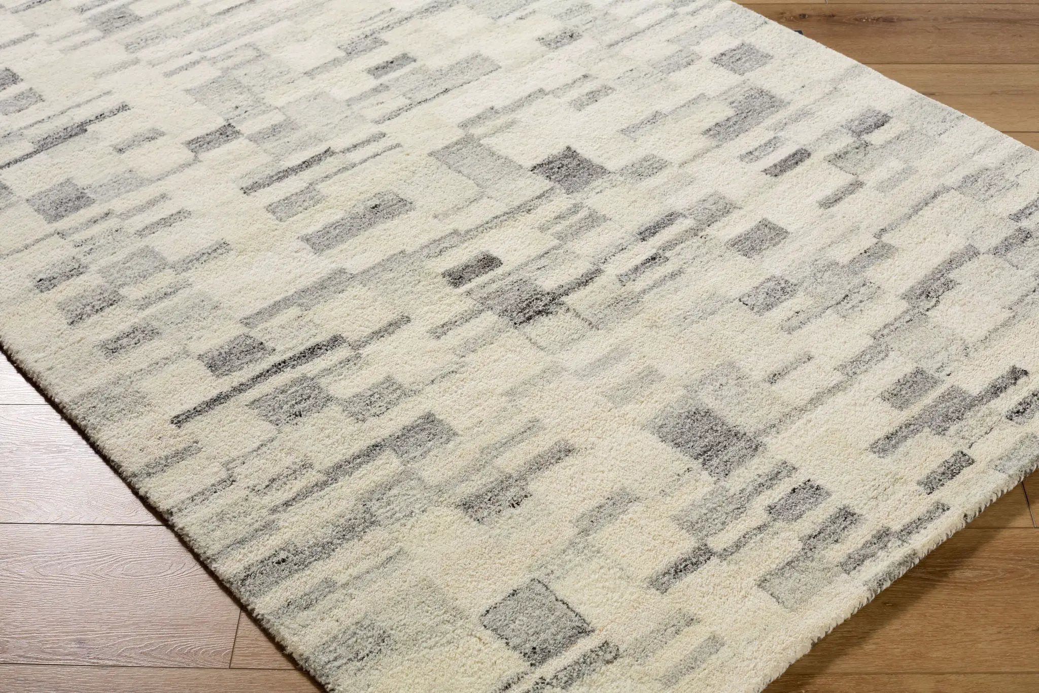 Max BOMX-2303 Ivory Area Rug by Becki Owens x LIVABLISS