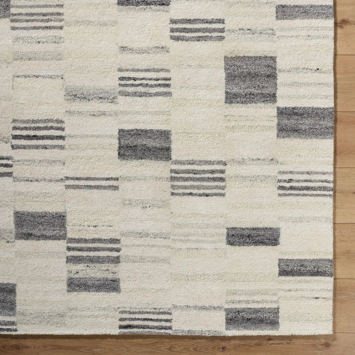Max BOMX-2305 Ivory Area Rug by Becki Owens x LIVABLISS
