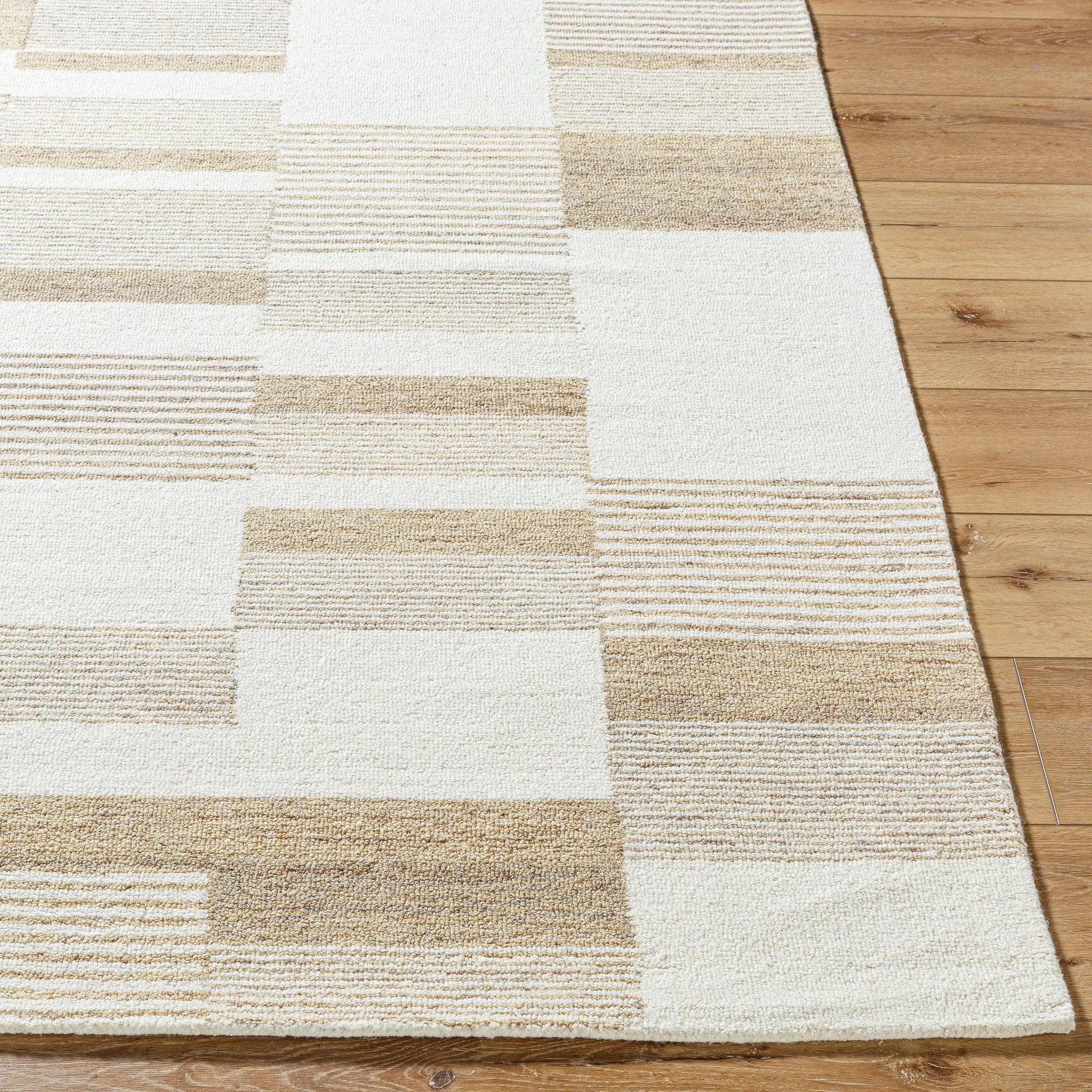 Bournemouth BOT-2314 Ivory Area Rug by LIVABLISS