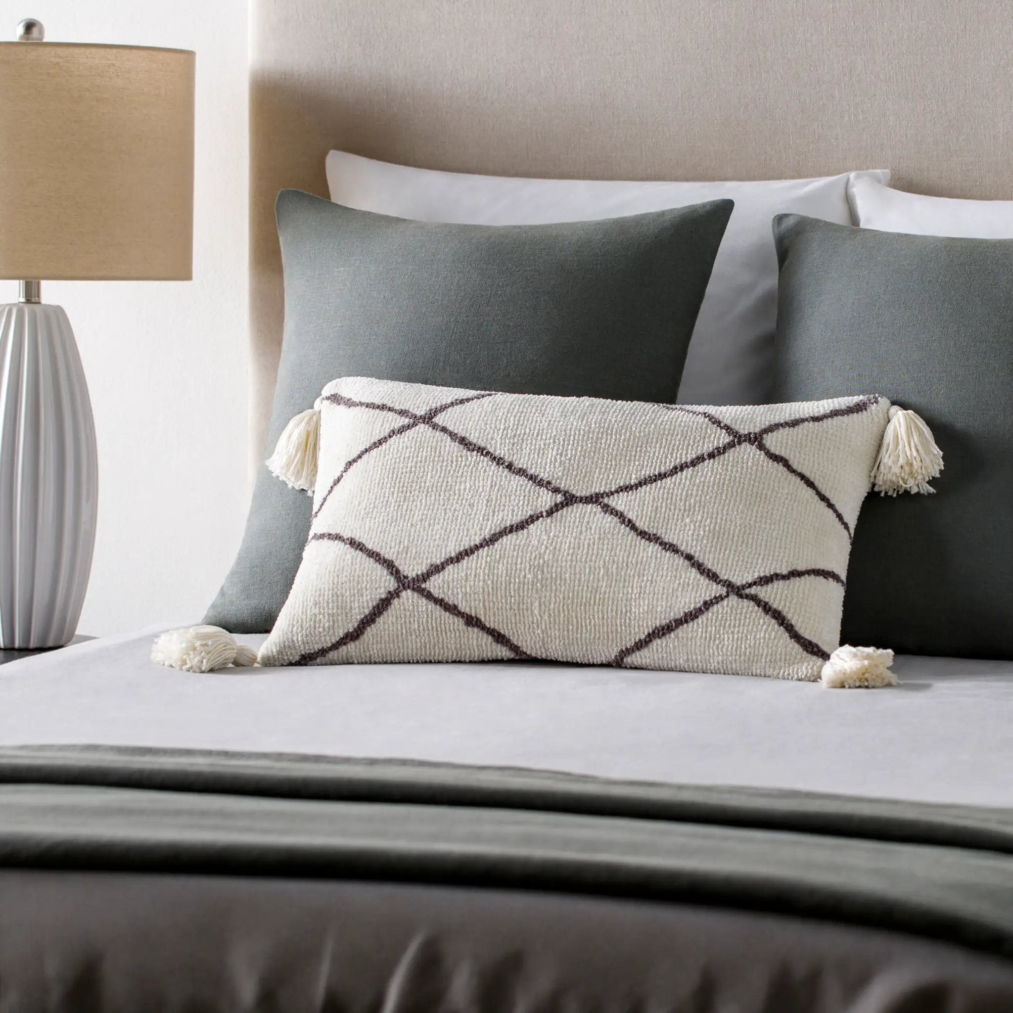 Braith BRH-005 Lumbar Pillow by LIVABLISS