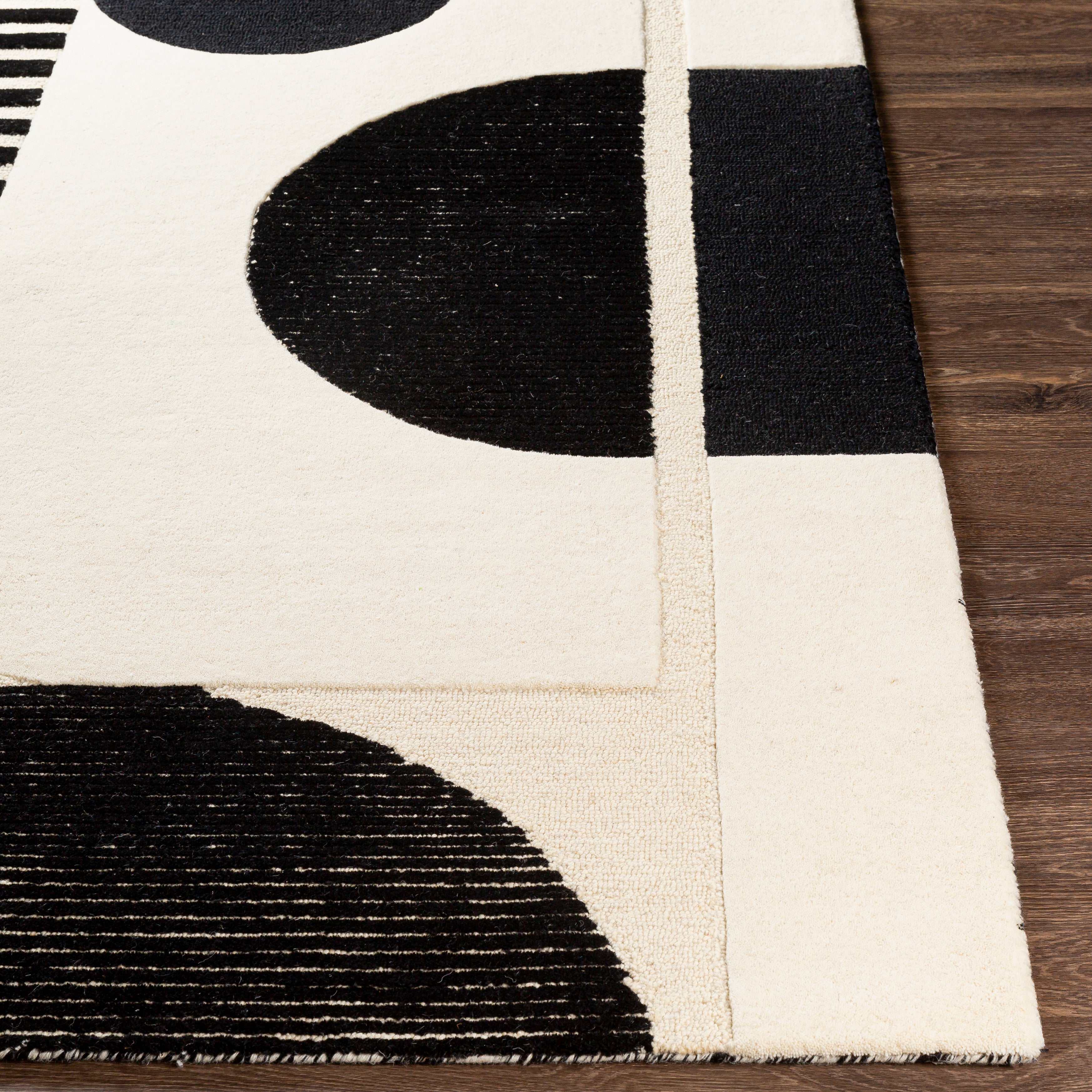 LIVABLISS Brooklyn BRO-2304 Area Rug