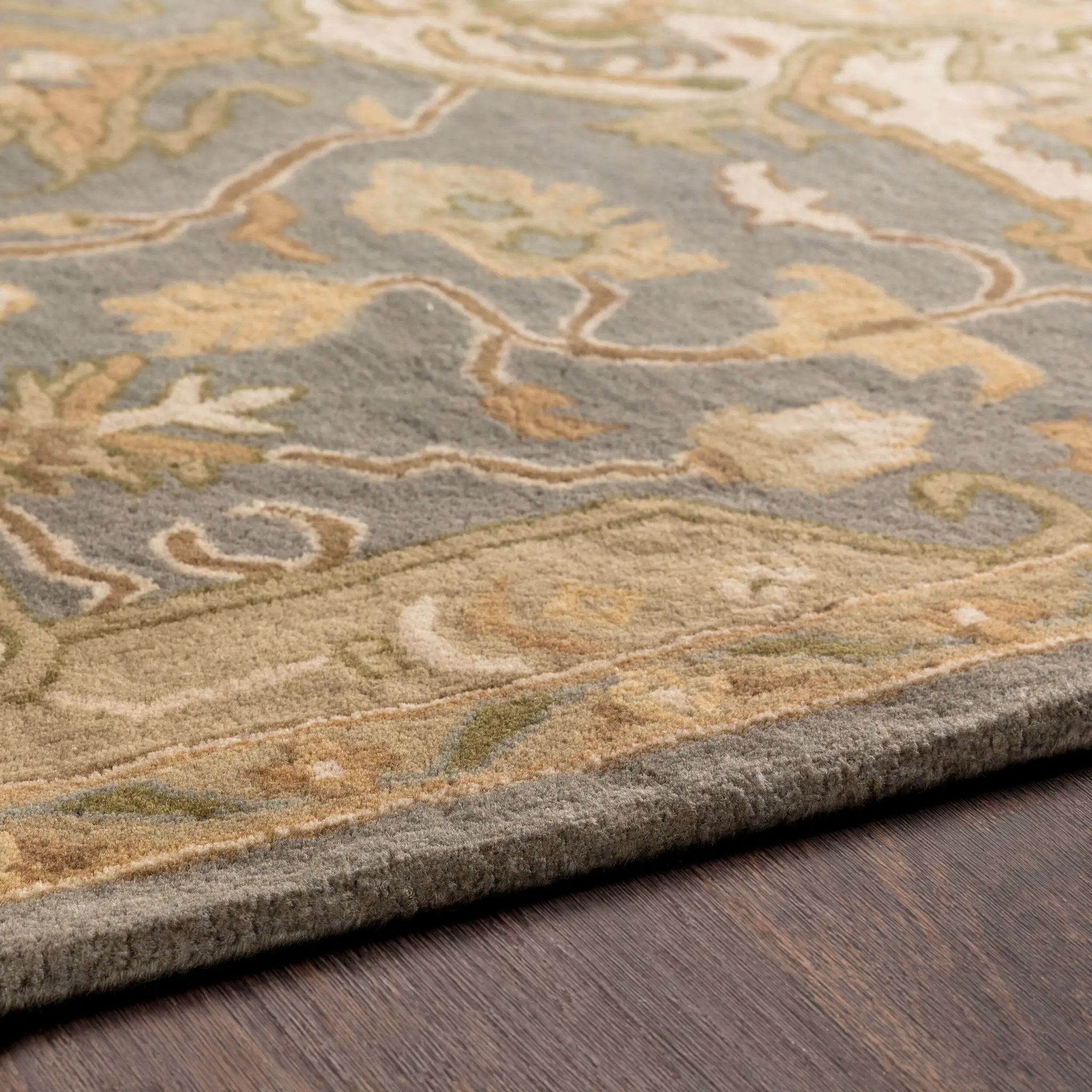 Caesar CAE-1144 Medium-Gray Area Rug by LIVABLISS