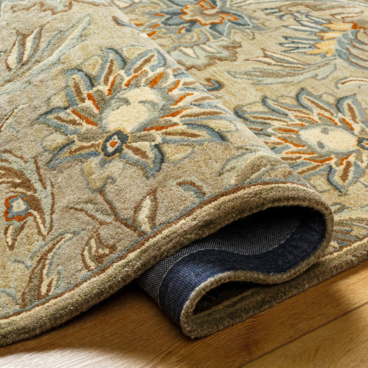 Caesar CAE-1227 Medium-Gray Area Rug by LIVABLISS