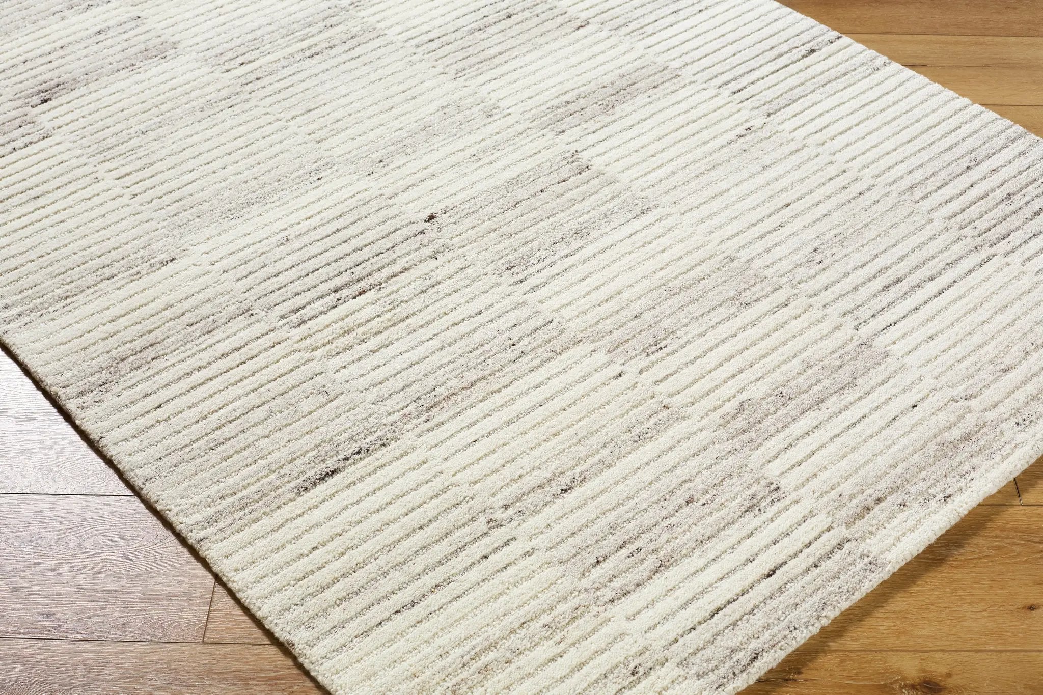 Dundee DDU-2300 Ivory Area Rug by LIVABLISS