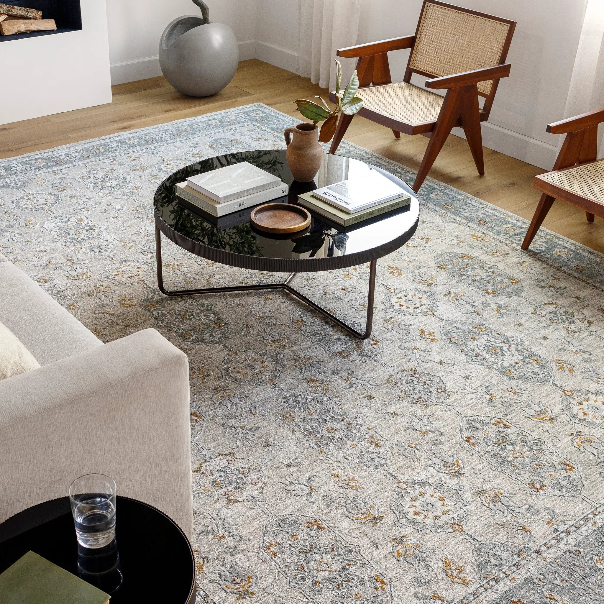 Dresden DRE-2325 Medium-Gray Area Rug by LIVABLISS