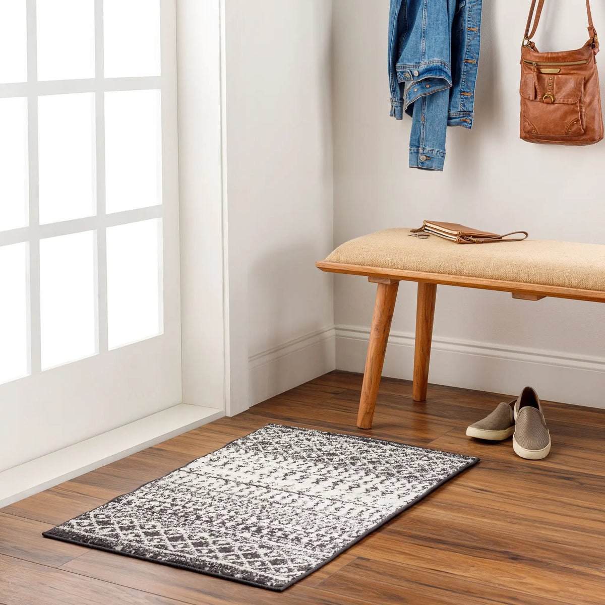 LIVABLISS Elaziz ELZ-2307 Black Area Rug