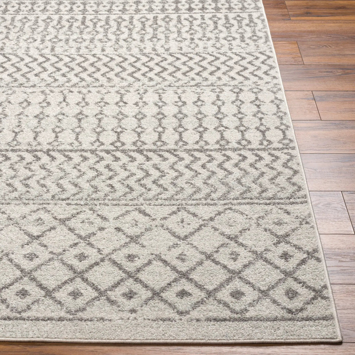 LIVABLISS Elaziz ELZ-2369 Cream Area Rug