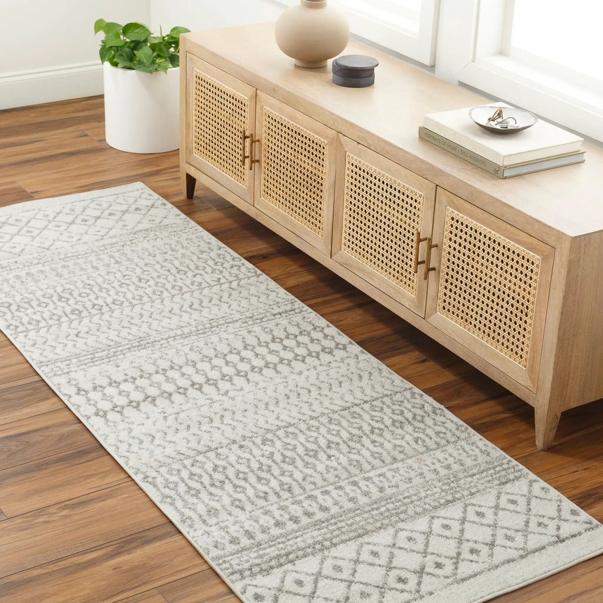 LIVABLISS Elaziz ELZ-2369 Cream Area Rug